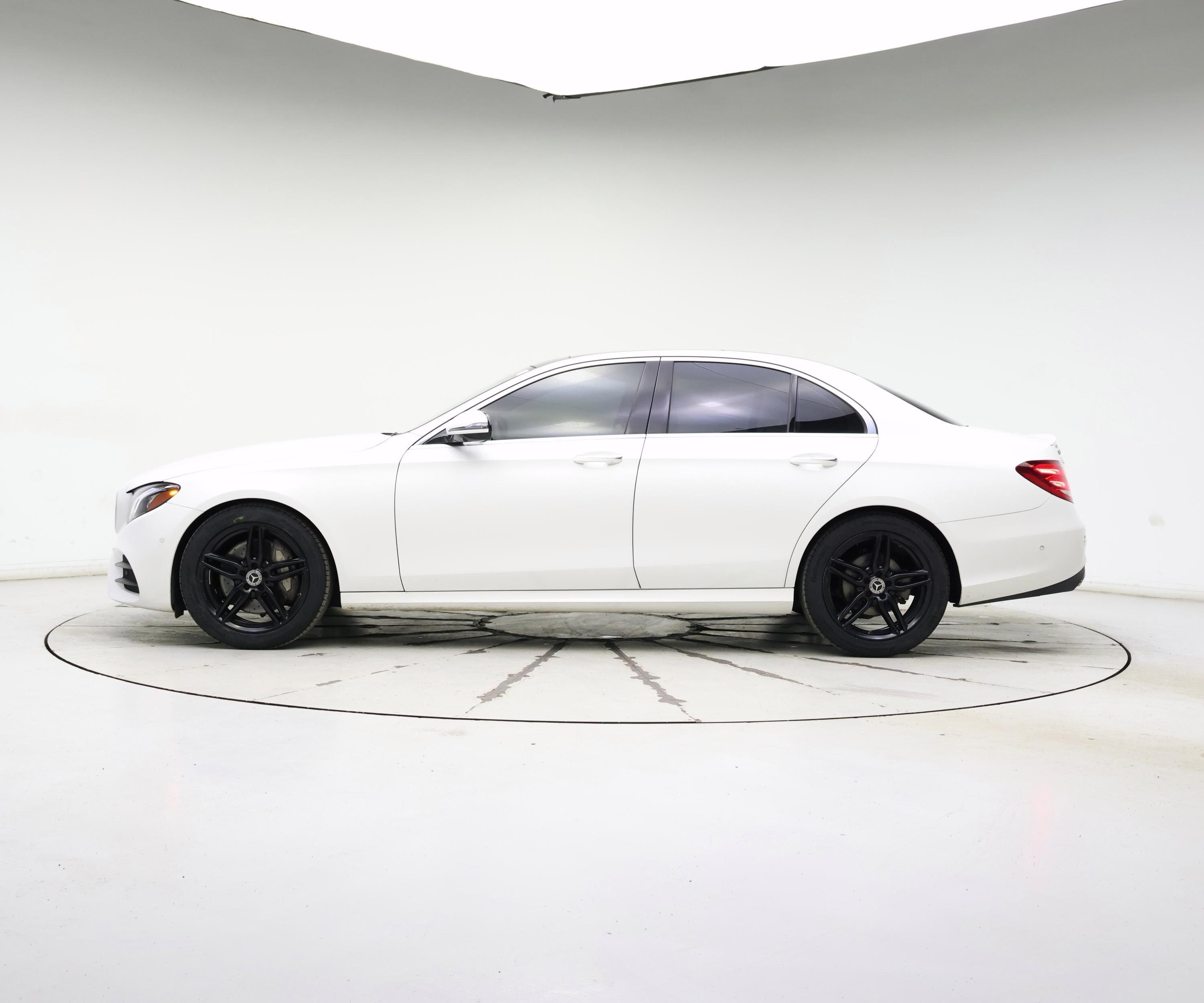 Thumbnail: 2020 Mercedes-Benz E-Class - 3