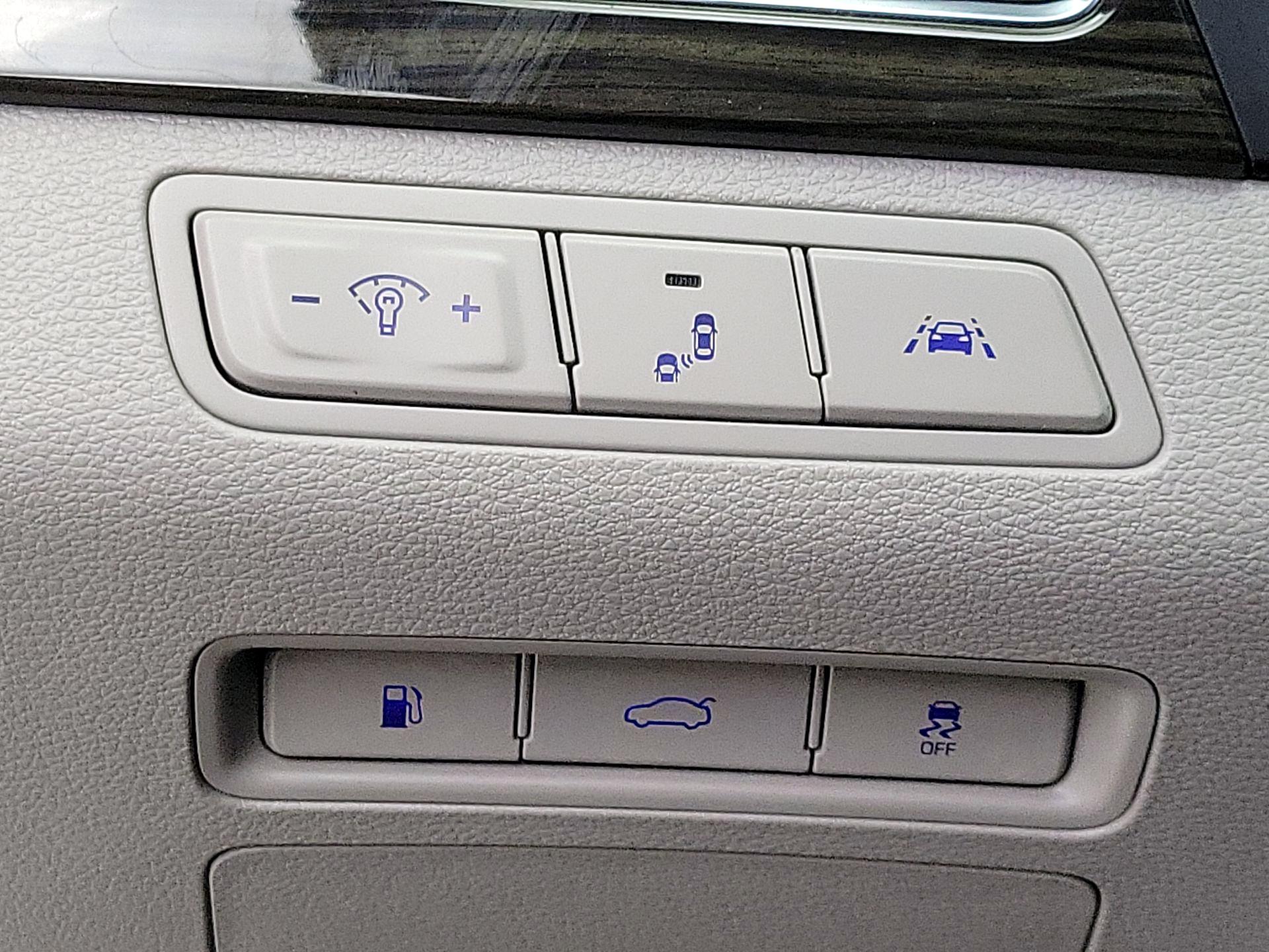 Thumbnail: 2017 Hyundai Sonata - 13