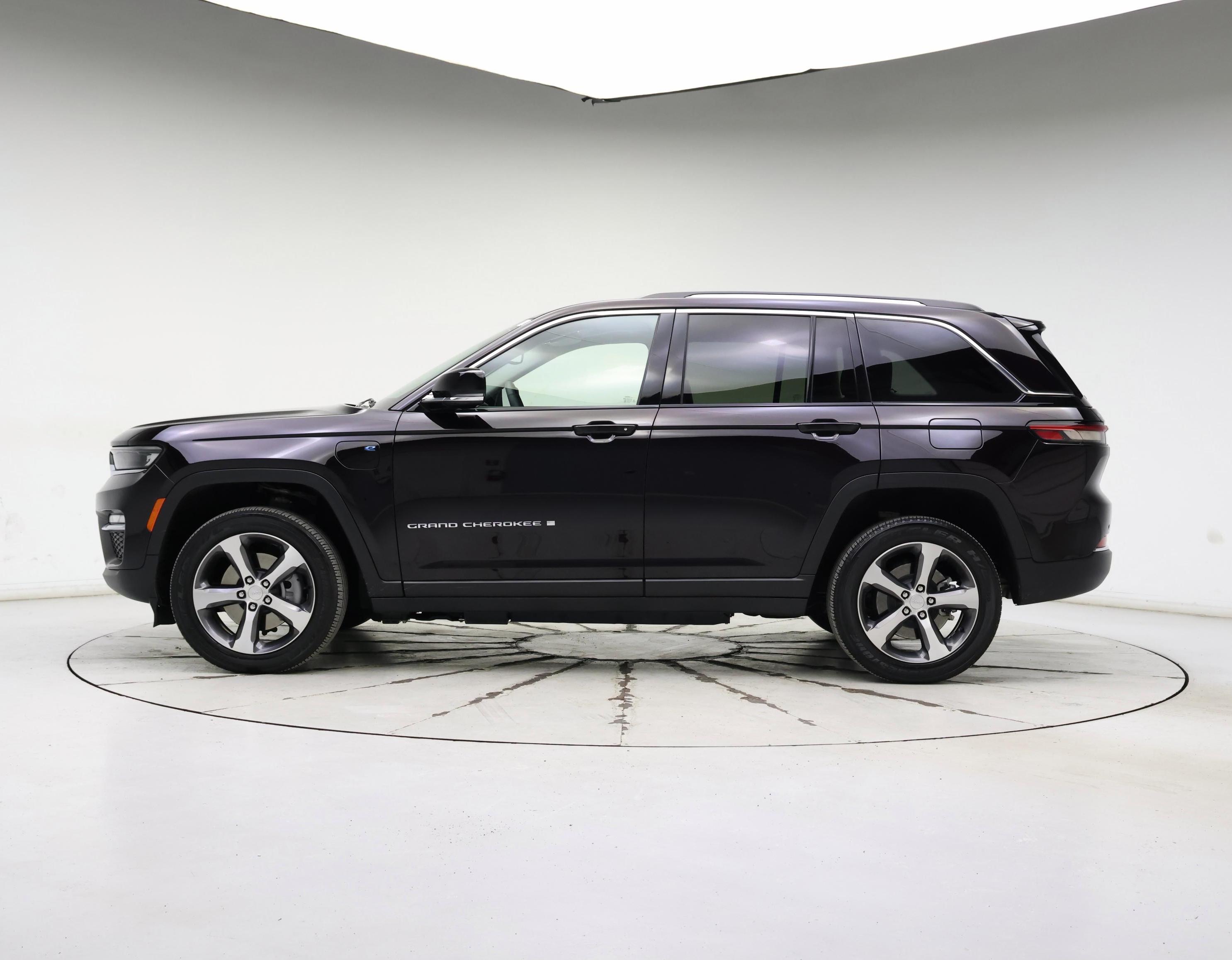 Thumbnail: 2022 Jeep Grand Cherokee - 3