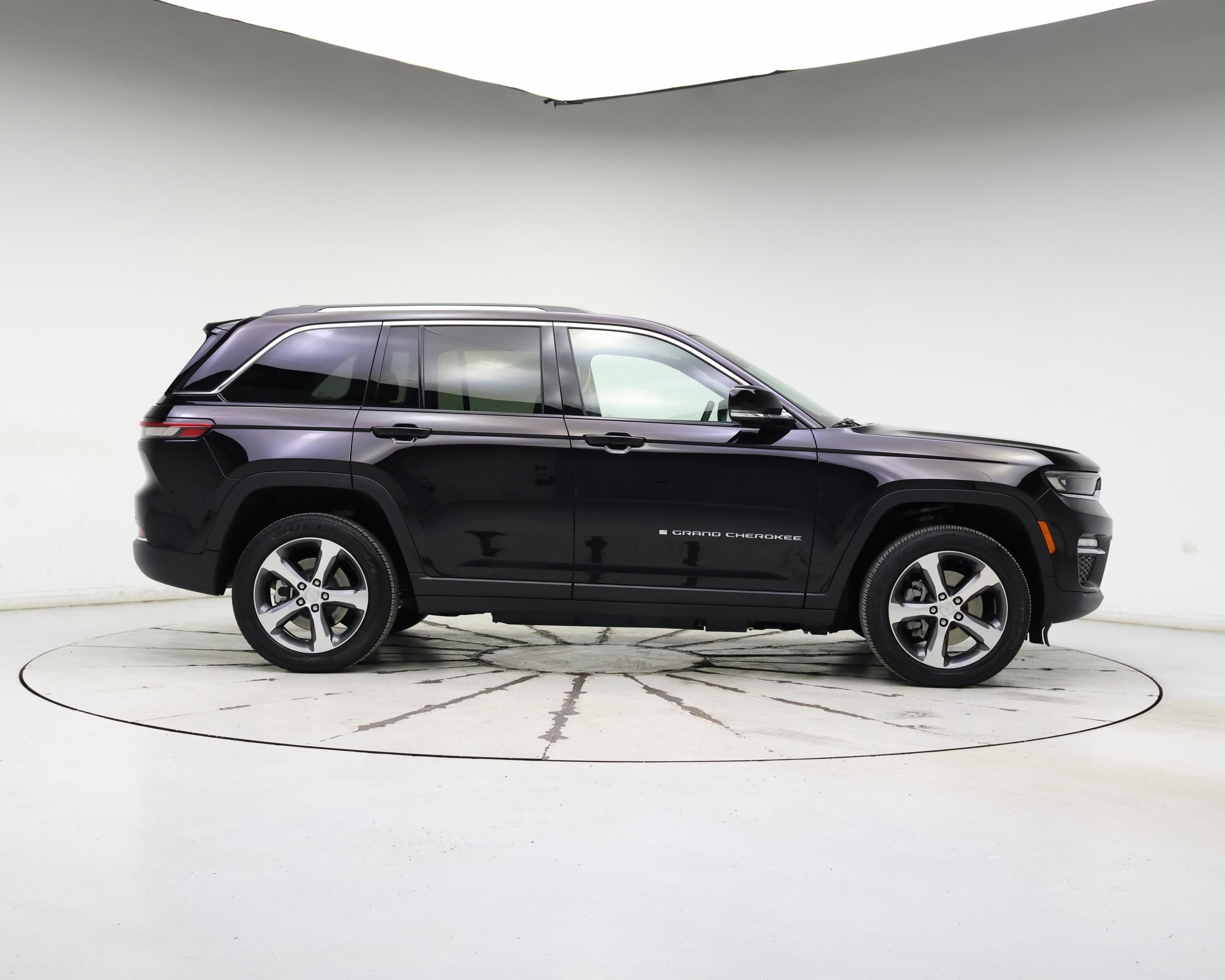 Thumbnail: 2022 Jeep Grand Cherokee - 7