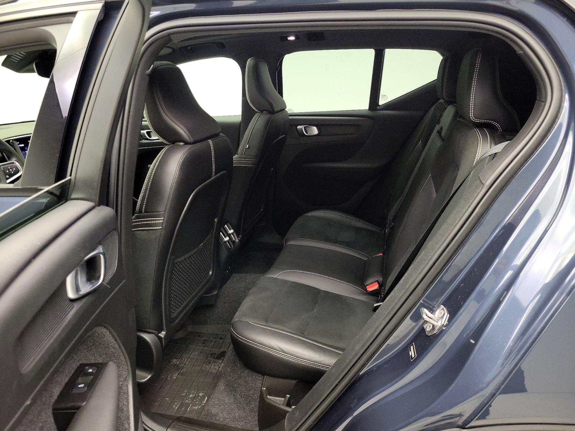 Thumbnail: 2022 Volvo XC40 - 19