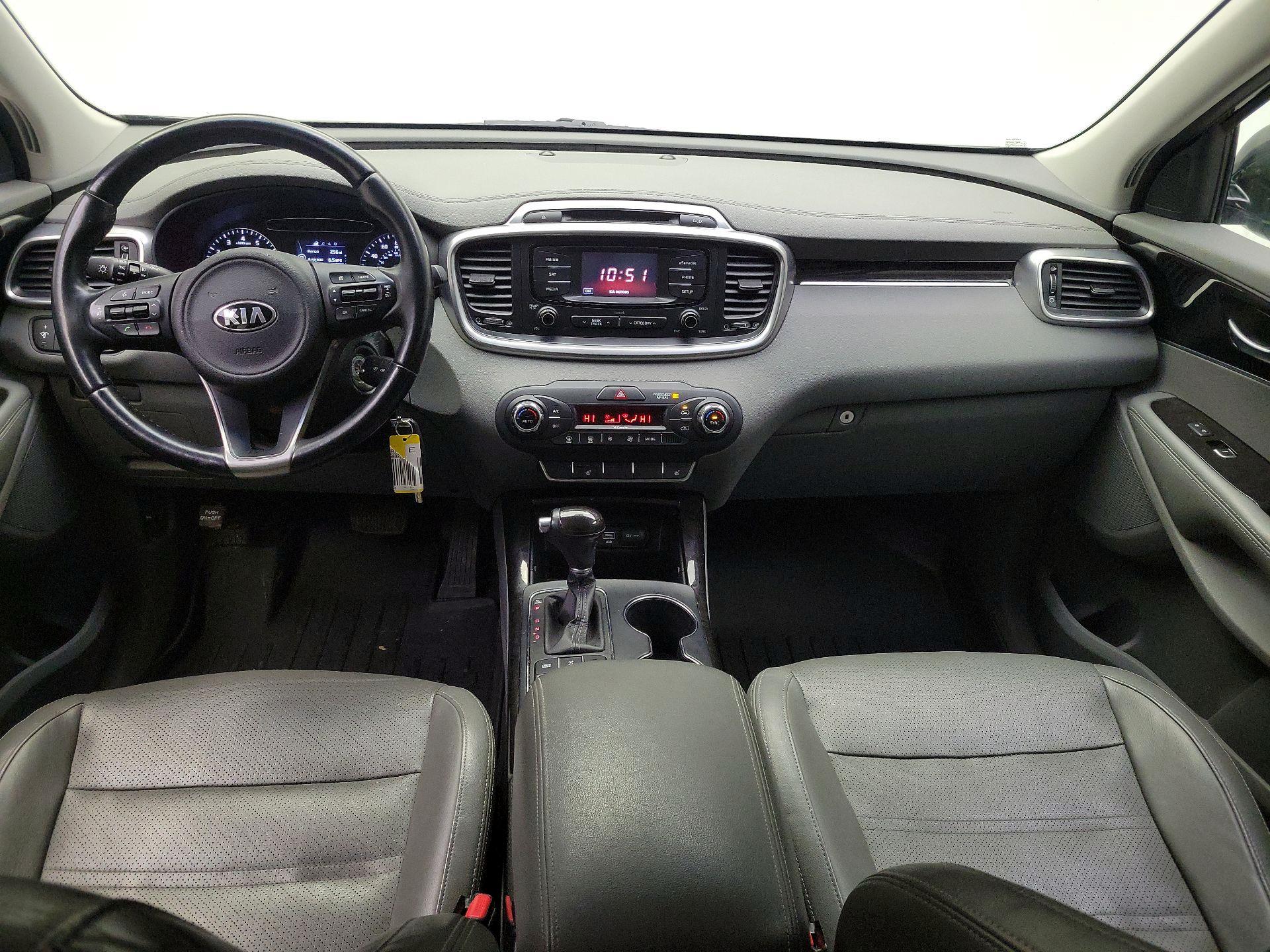 Thumbnail: 2016 Kia Sorento - 9