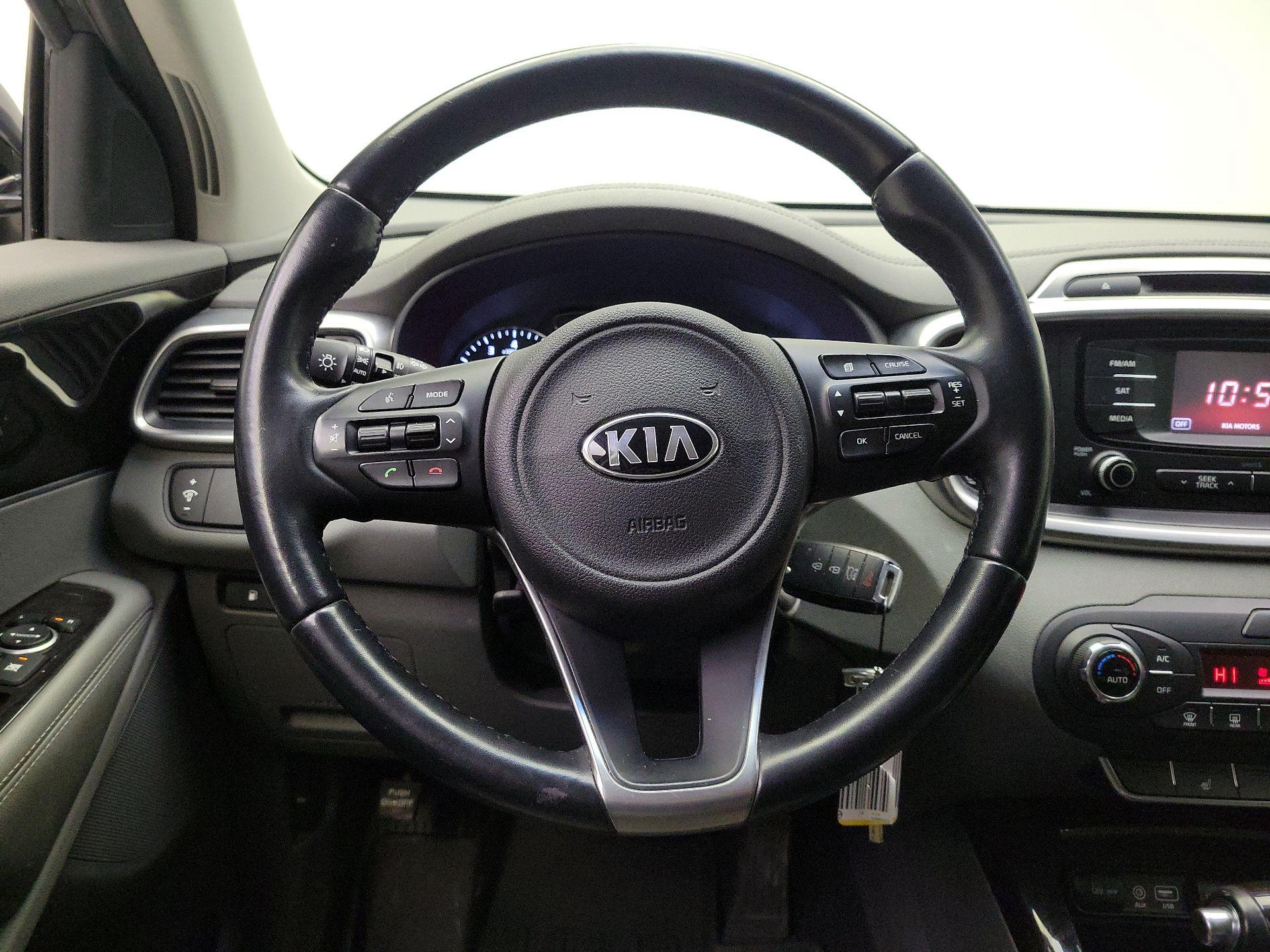 Thumbnail: 2016 Kia Sorento - 10