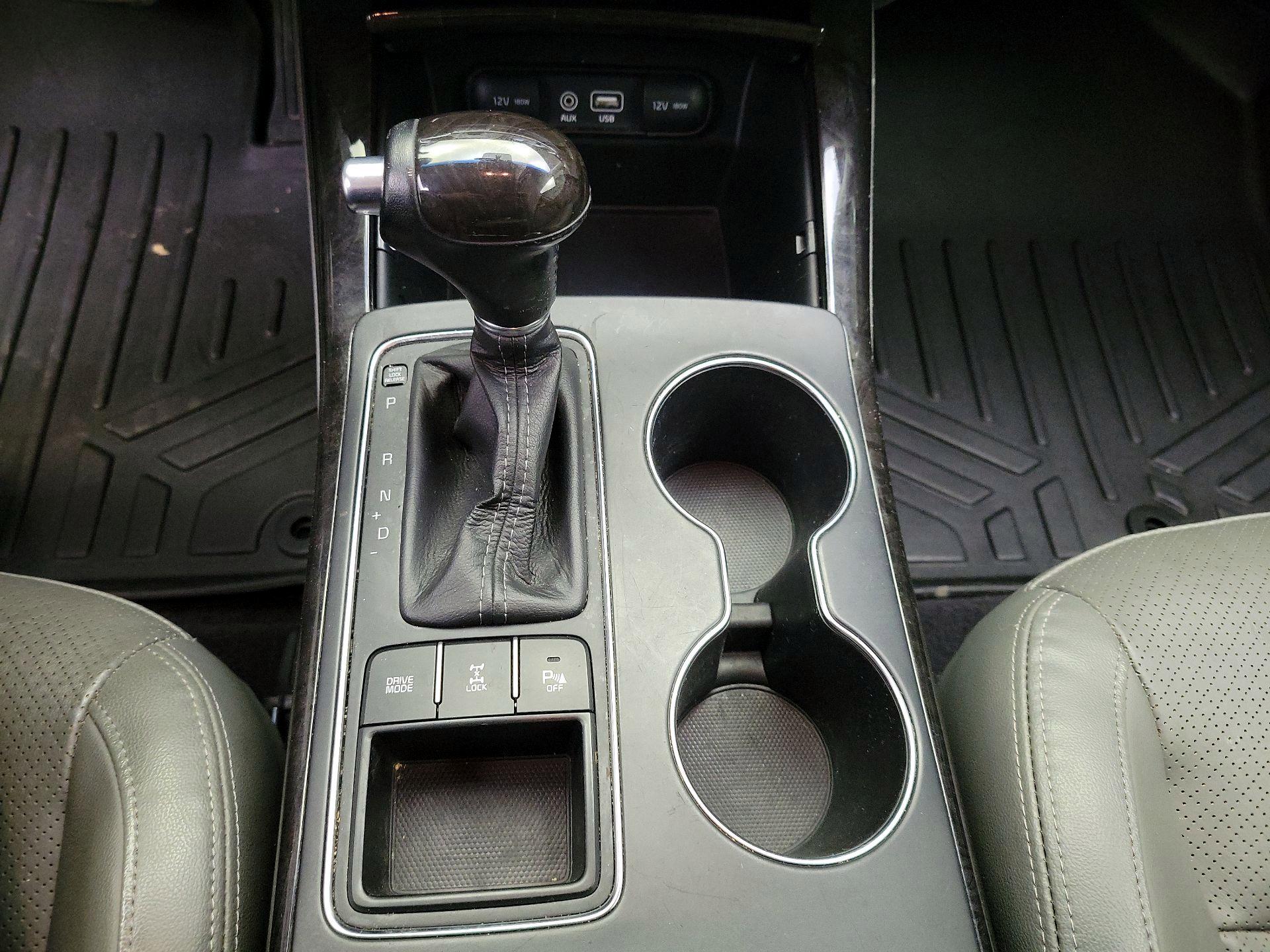 Thumbnail: 2016 Kia Sorento - 17