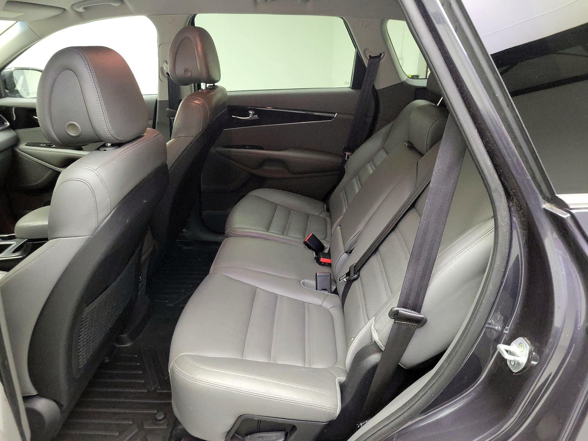 Thumbnail: 2016 Kia Sorento - 19