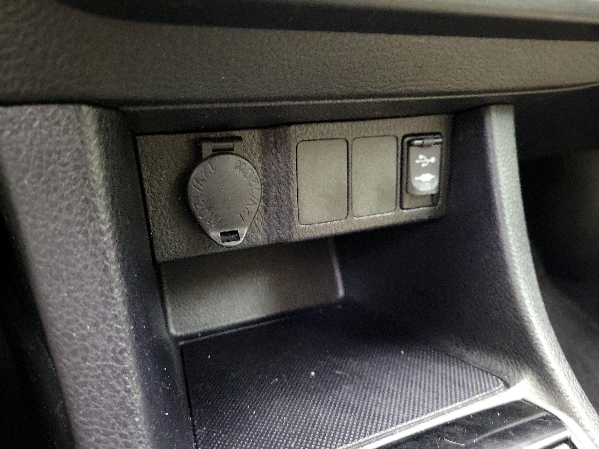 Thumbnail: 2016 Toyota Corolla - 18