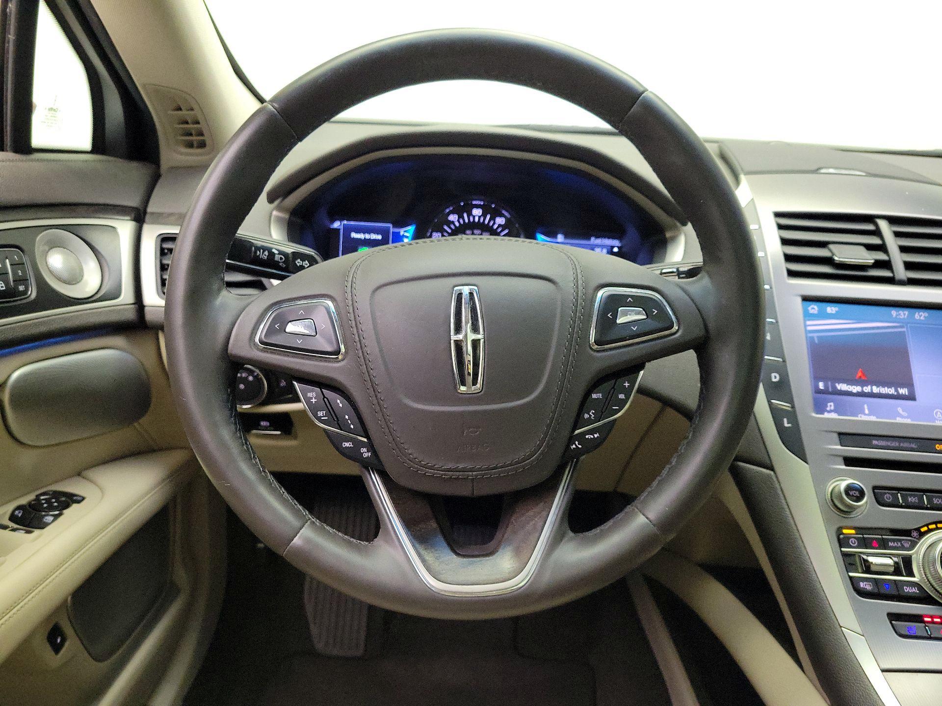 Thumbnail: 2019 Lincoln MKZ - 10