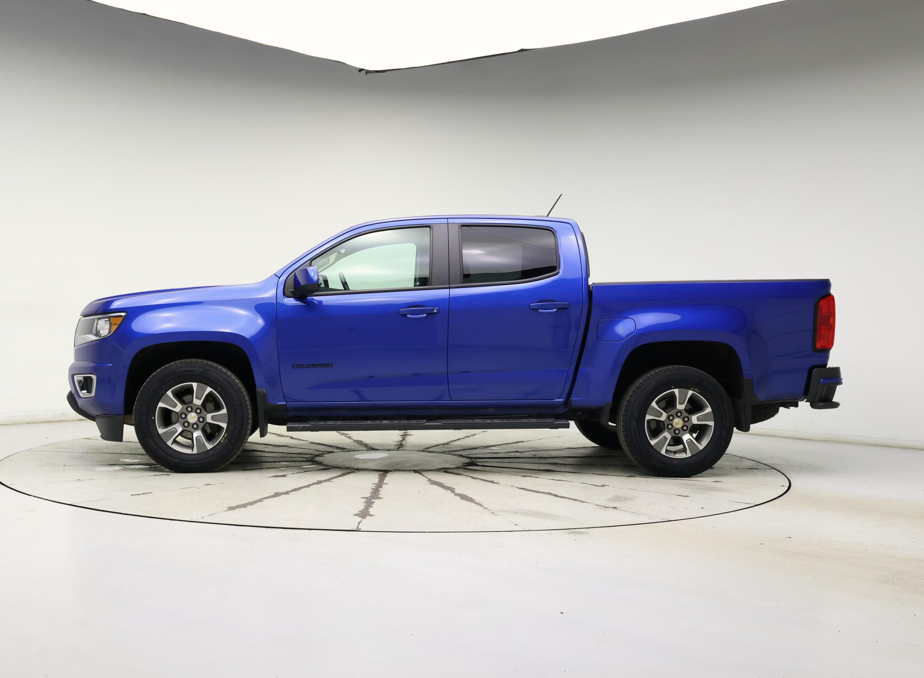 Thumbnail: 2020 Chevrolet Colorado - 3
