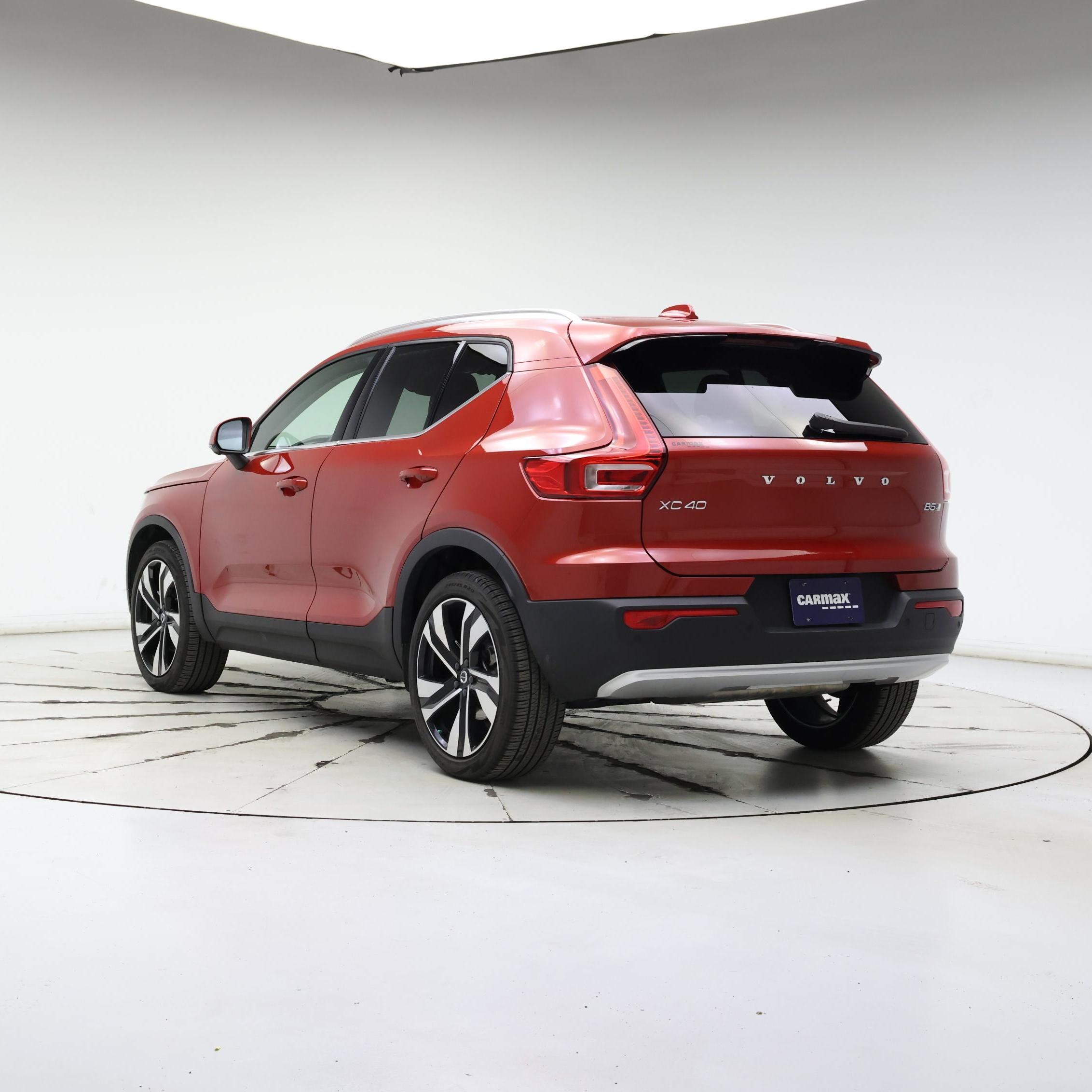 Thumbnail: 2023 Volvo XC40 - 2