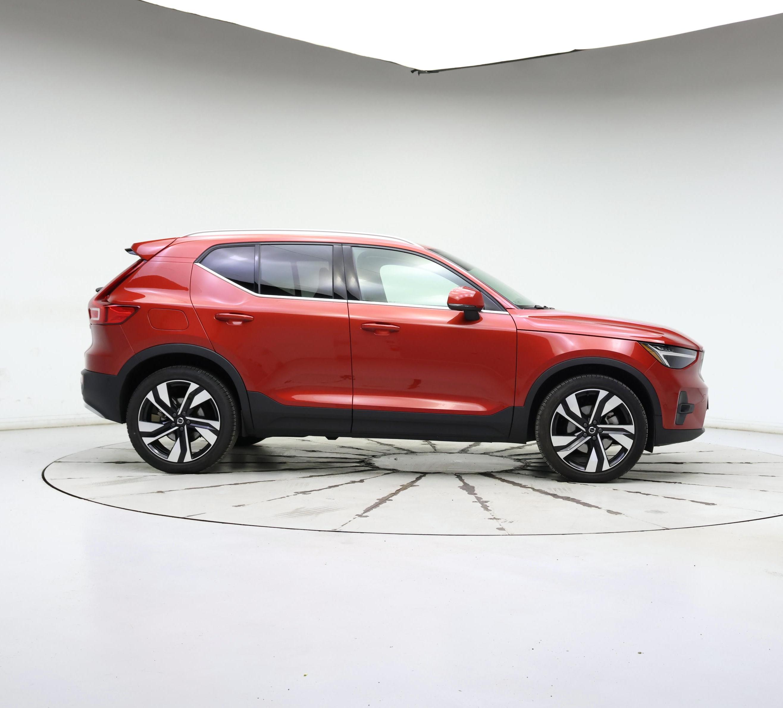 Thumbnail: 2023 Volvo XC40 - 7