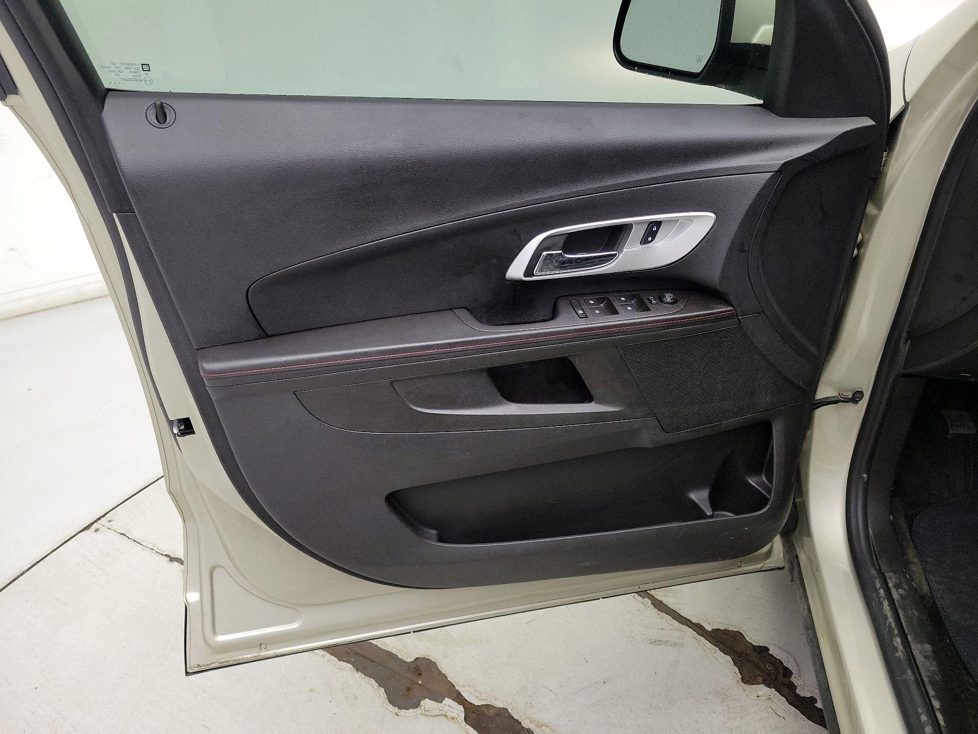 Thumbnail: 2015 Chevrolet Equinox - 12