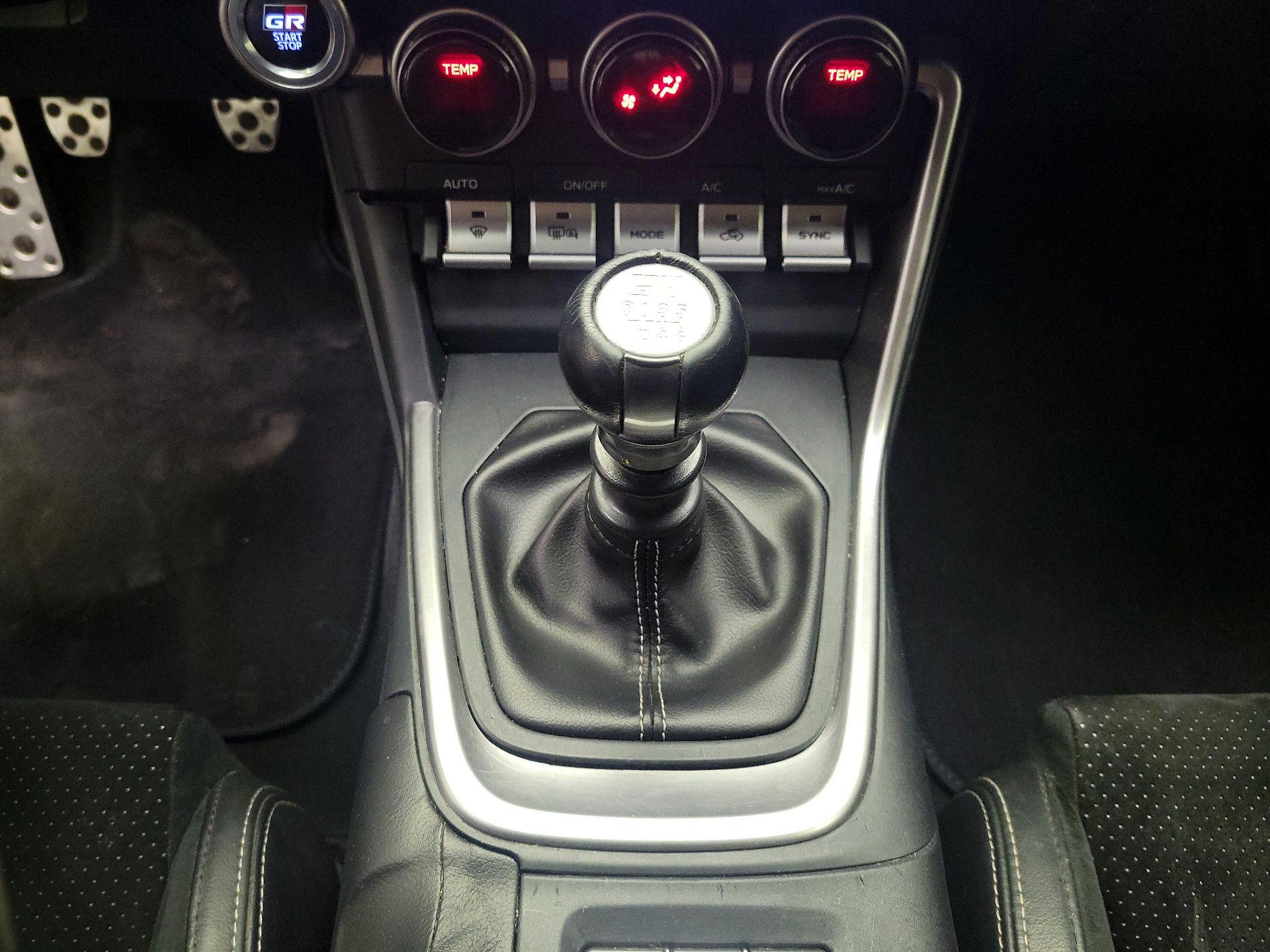 Thumbnail: 2022 Toyota GR86 - 17