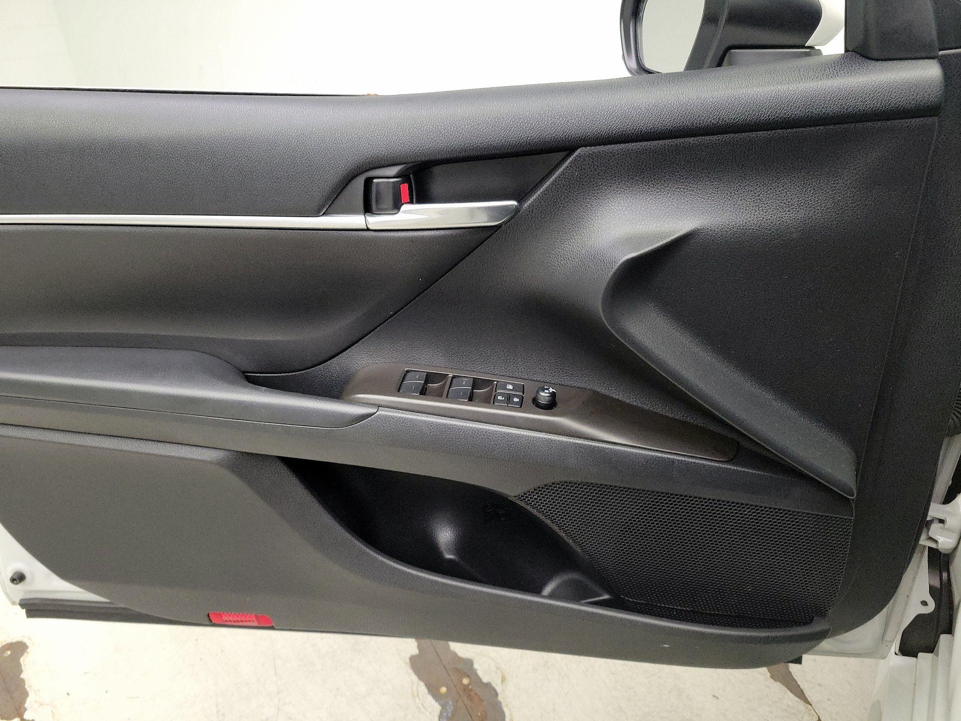 Thumbnail: 2022 Toyota Camry - 12