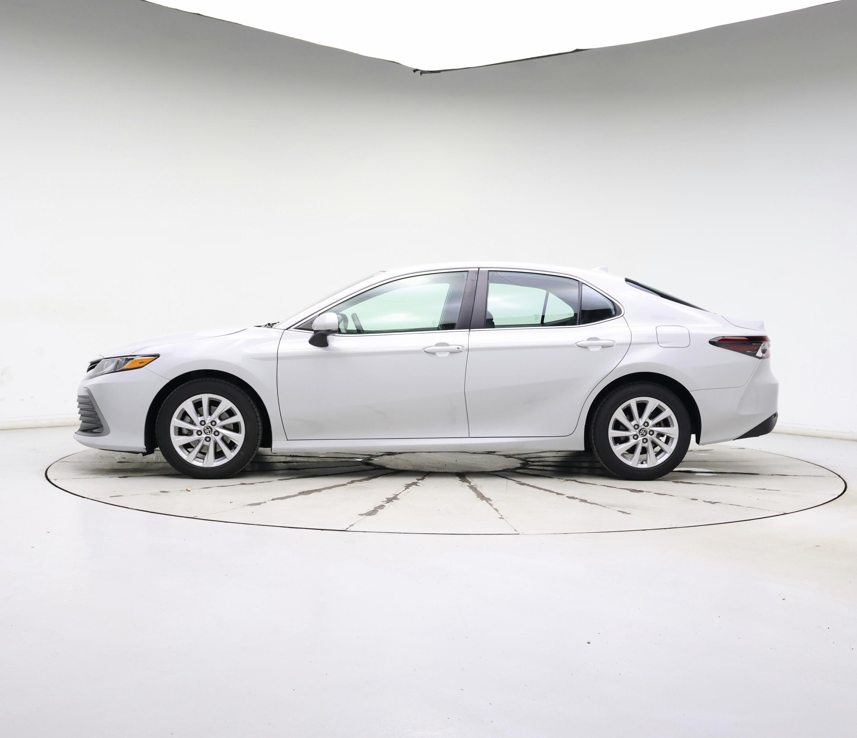 Thumbnail: 2022 Toyota Camry - 3