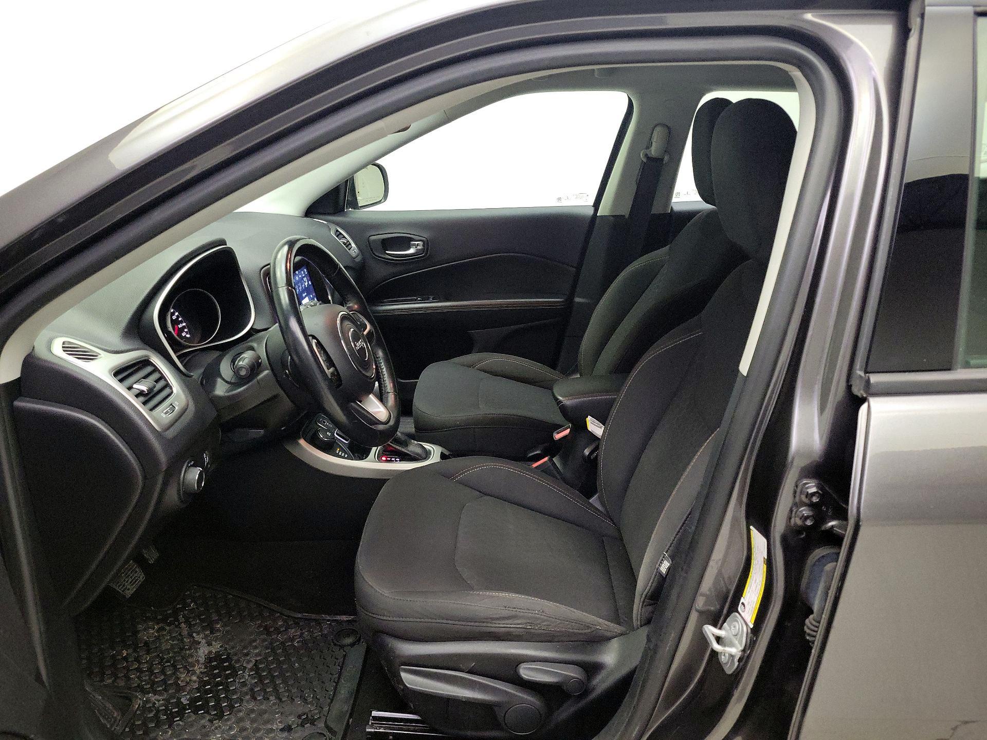 Thumbnail: 2018 Jeep Compass - 11