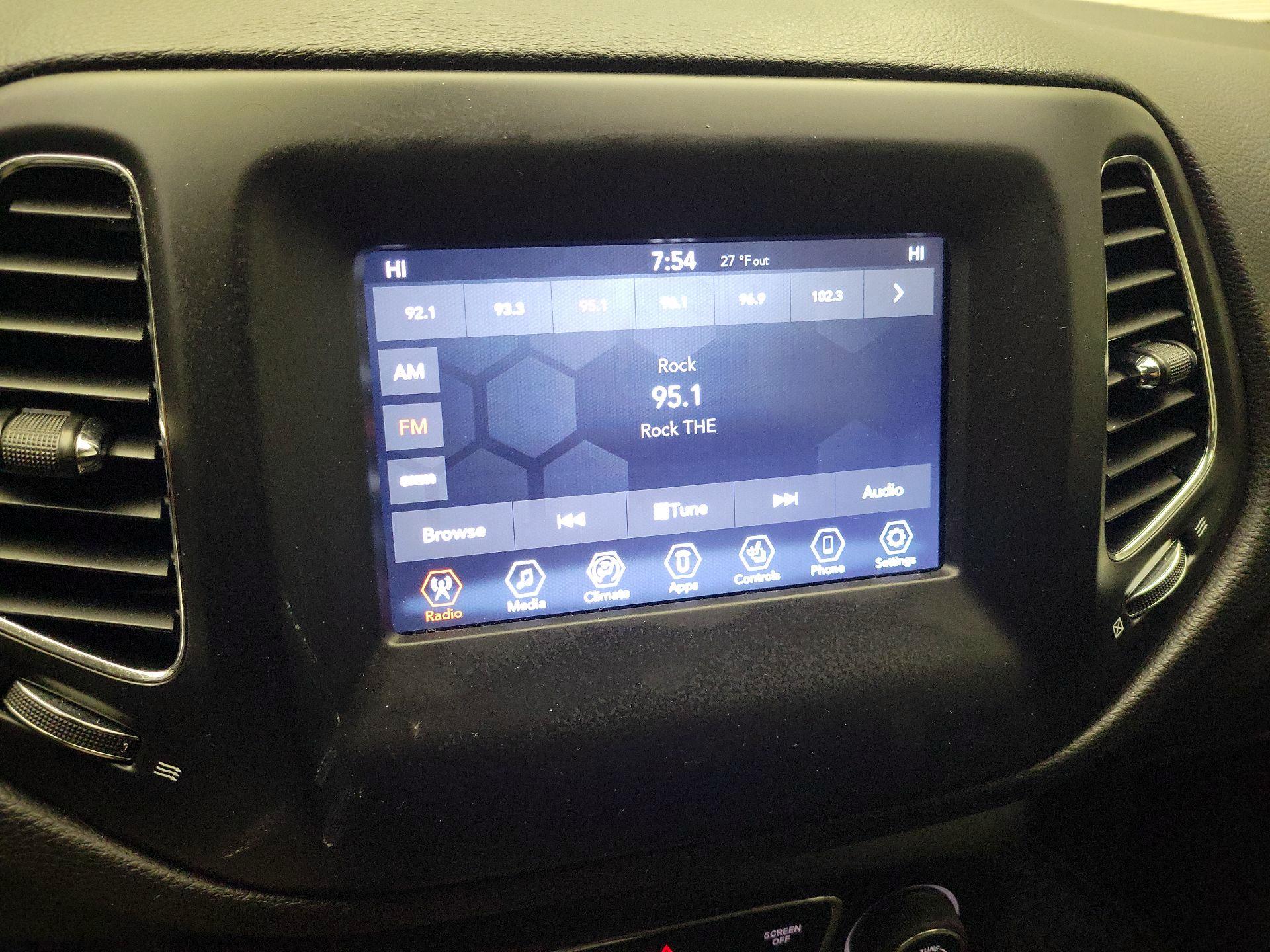 Thumbnail: 2018 Jeep Compass - 15