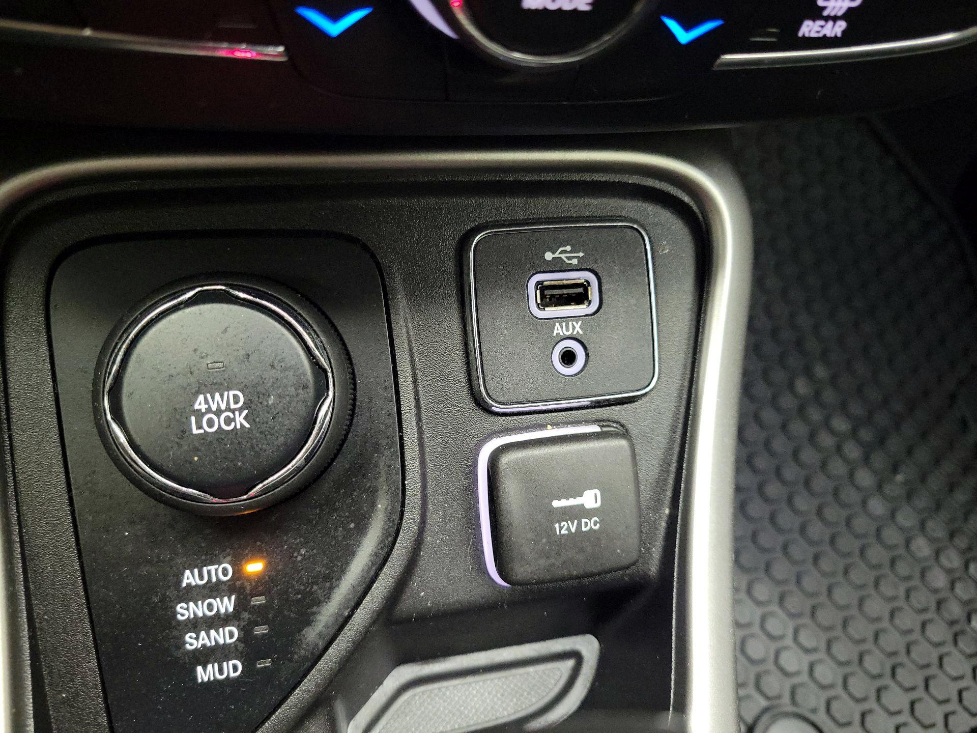 Thumbnail: 2018 Jeep Compass - 18