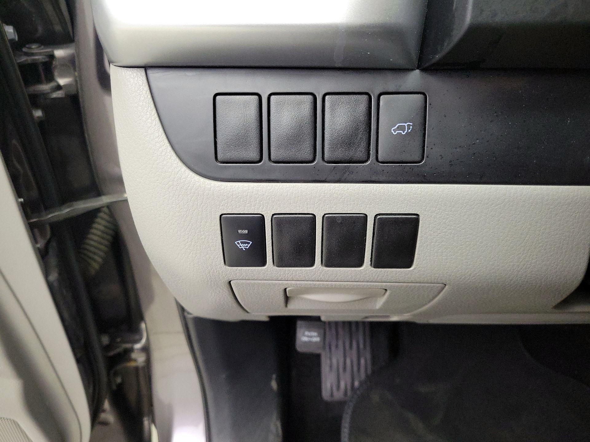 Thumbnail: 2014 Toyota Highlander - 13