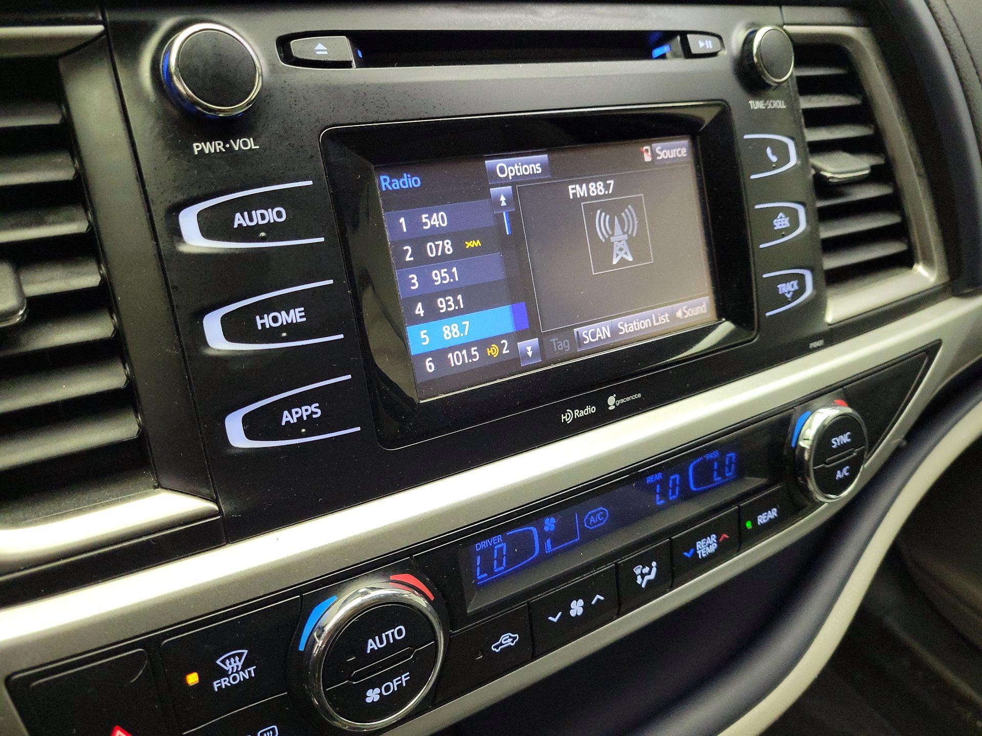 Thumbnail: 2014 Toyota Highlander - 15