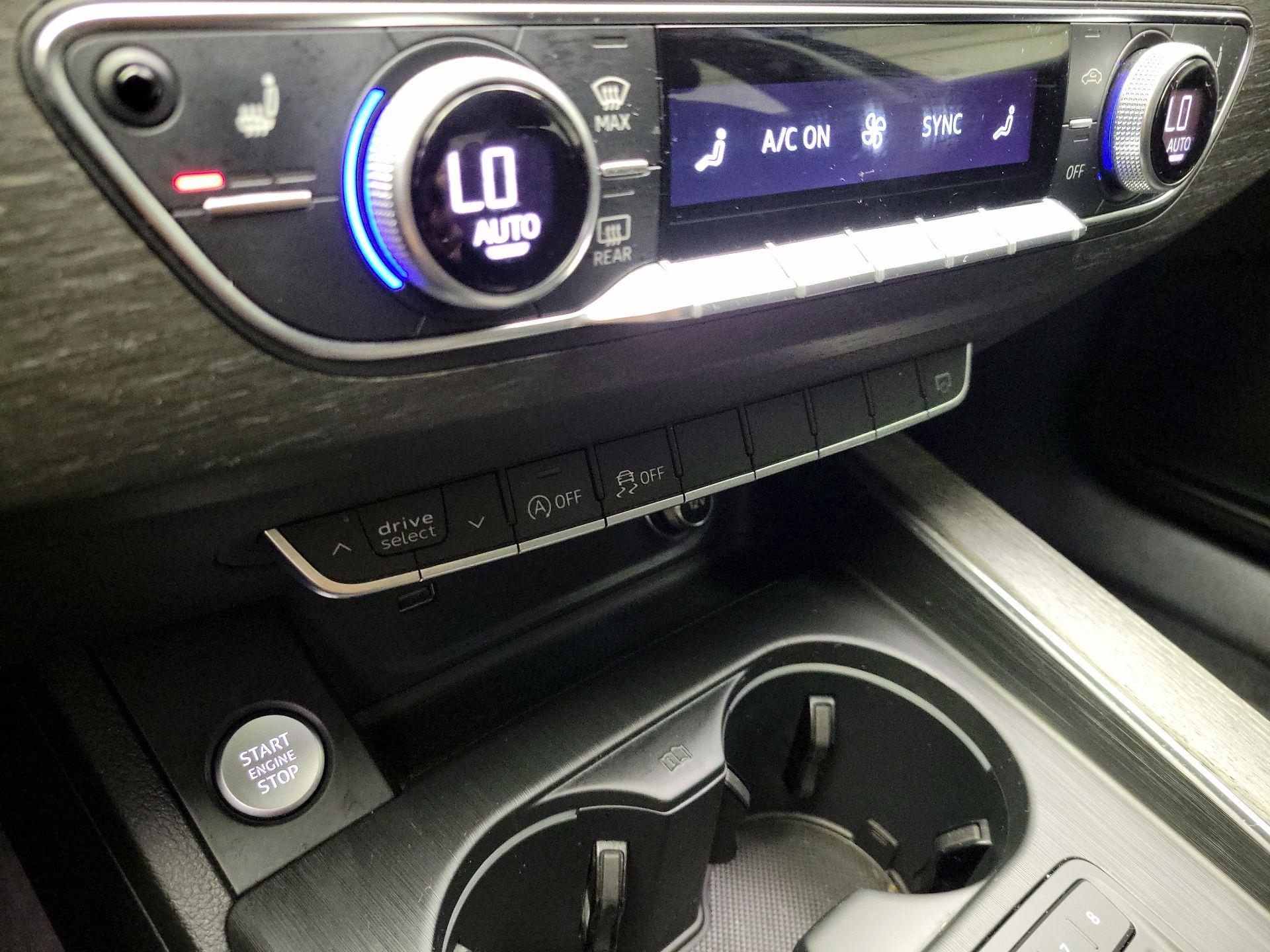 Thumbnail: 2019 Audi A4 - 16