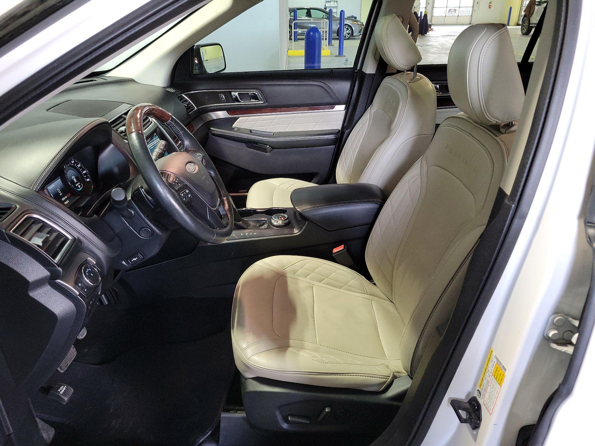 Thumbnail: 2019 Ford Explorer - 9