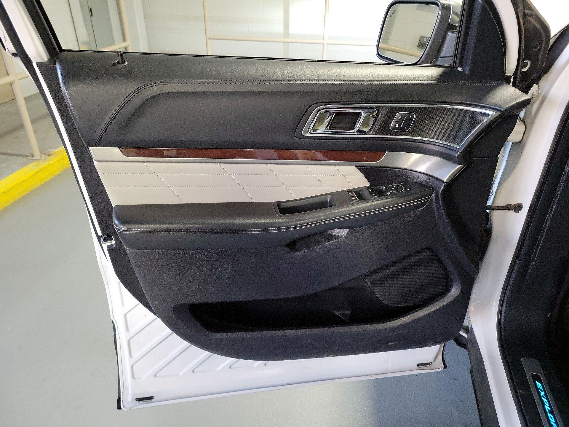 Thumbnail: 2019 Ford Explorer - 10