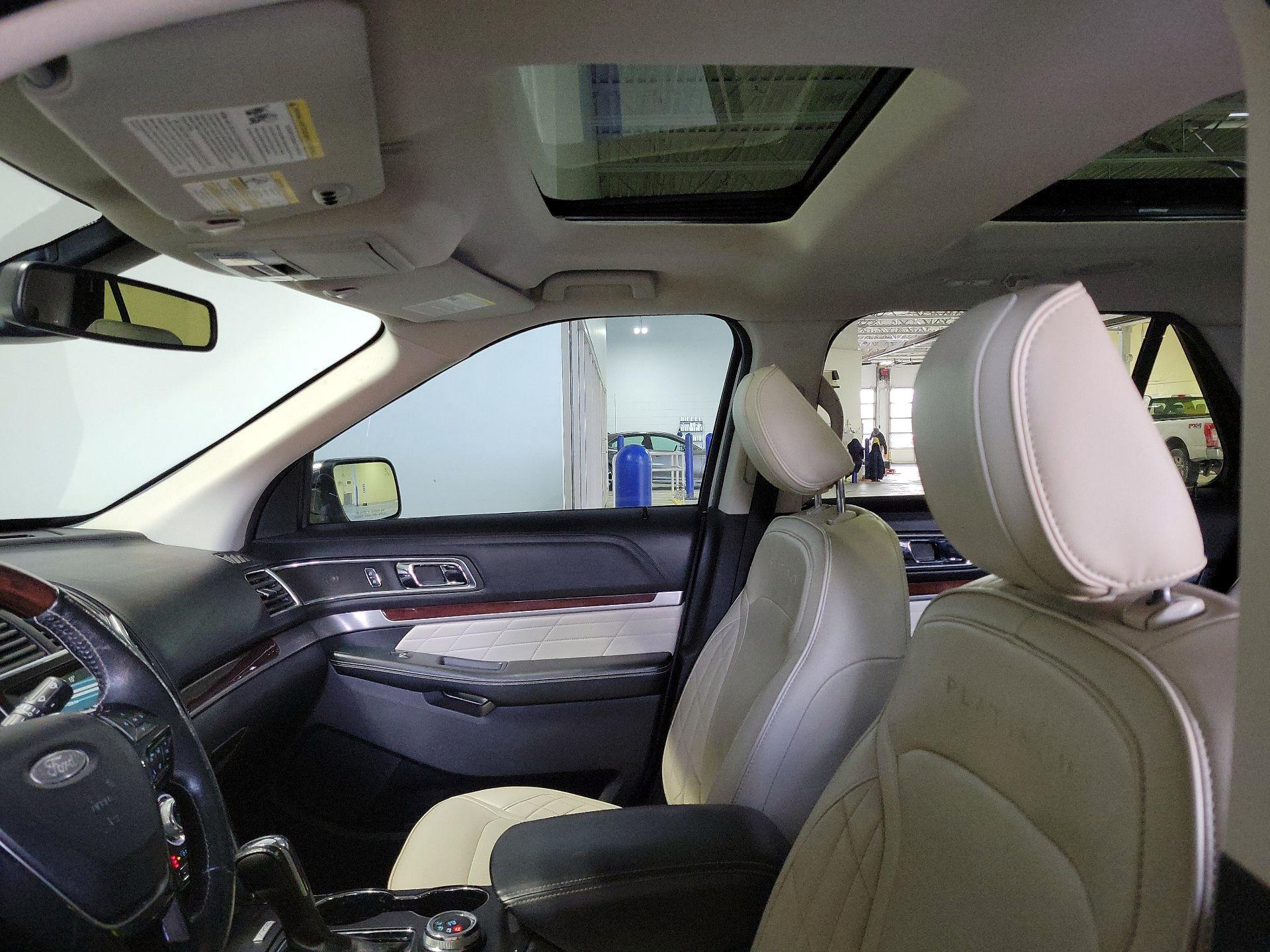 Thumbnail: 2019 Ford Explorer - 18