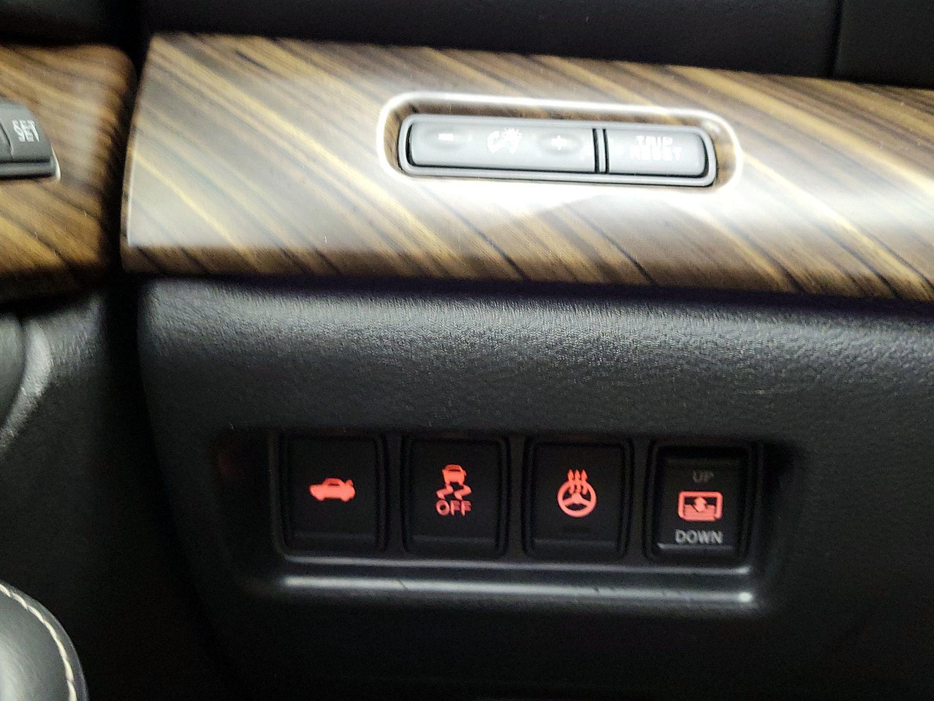 Thumbnail: 2016 Nissan Maxima - 13