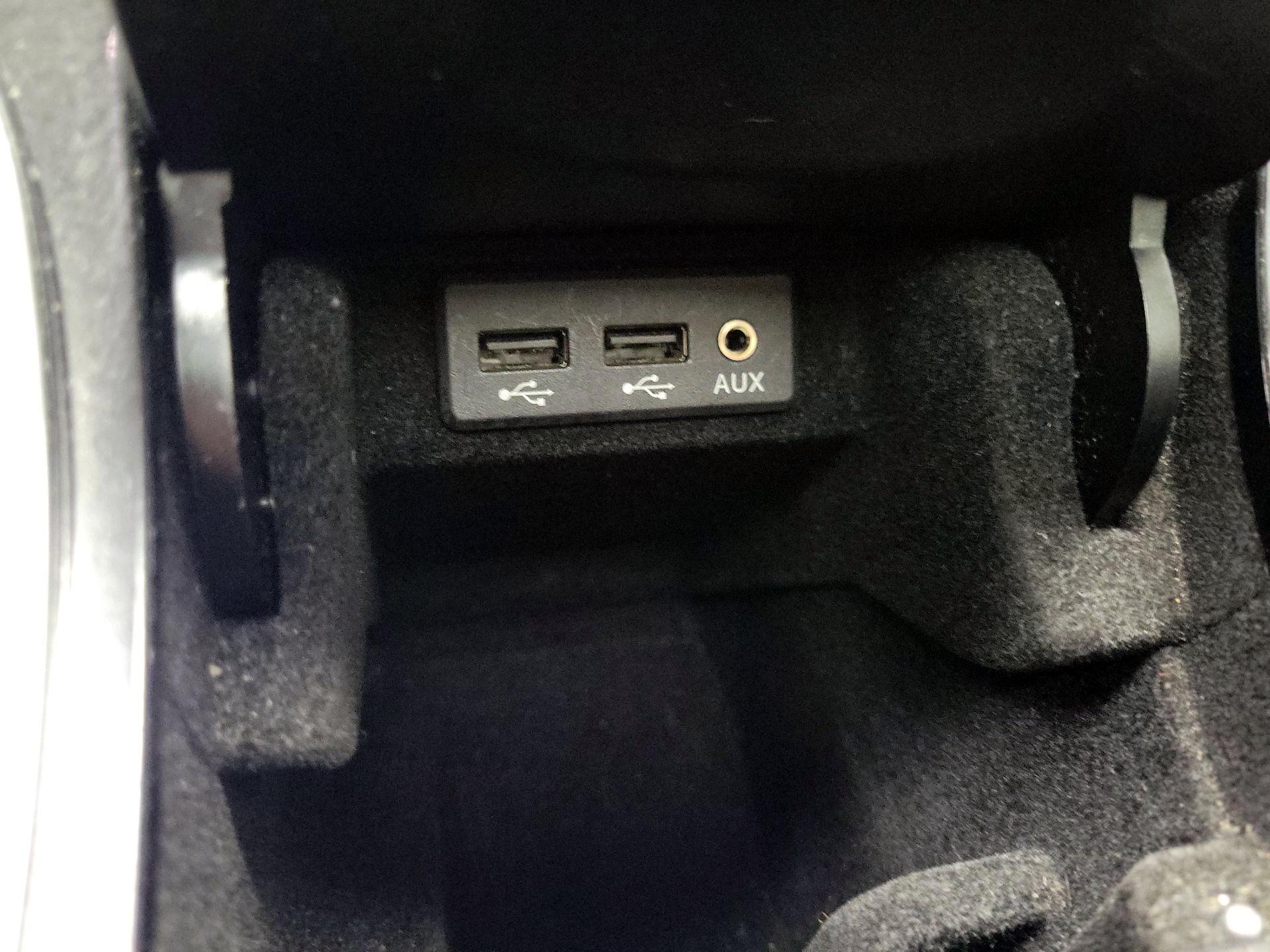 Thumbnail: 2016 Nissan Maxima - 19