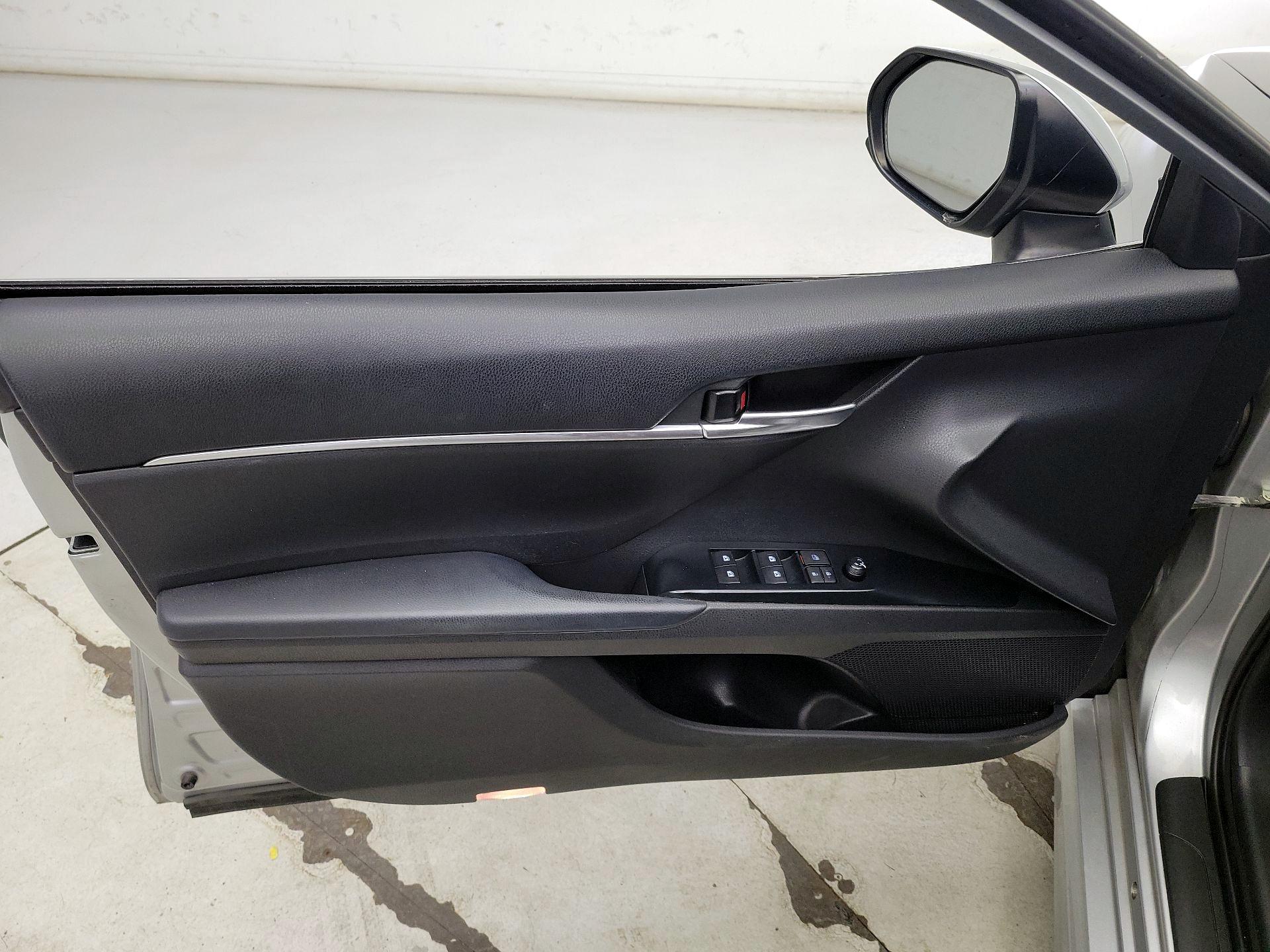 Thumbnail: 2019 Toyota Camry - 12