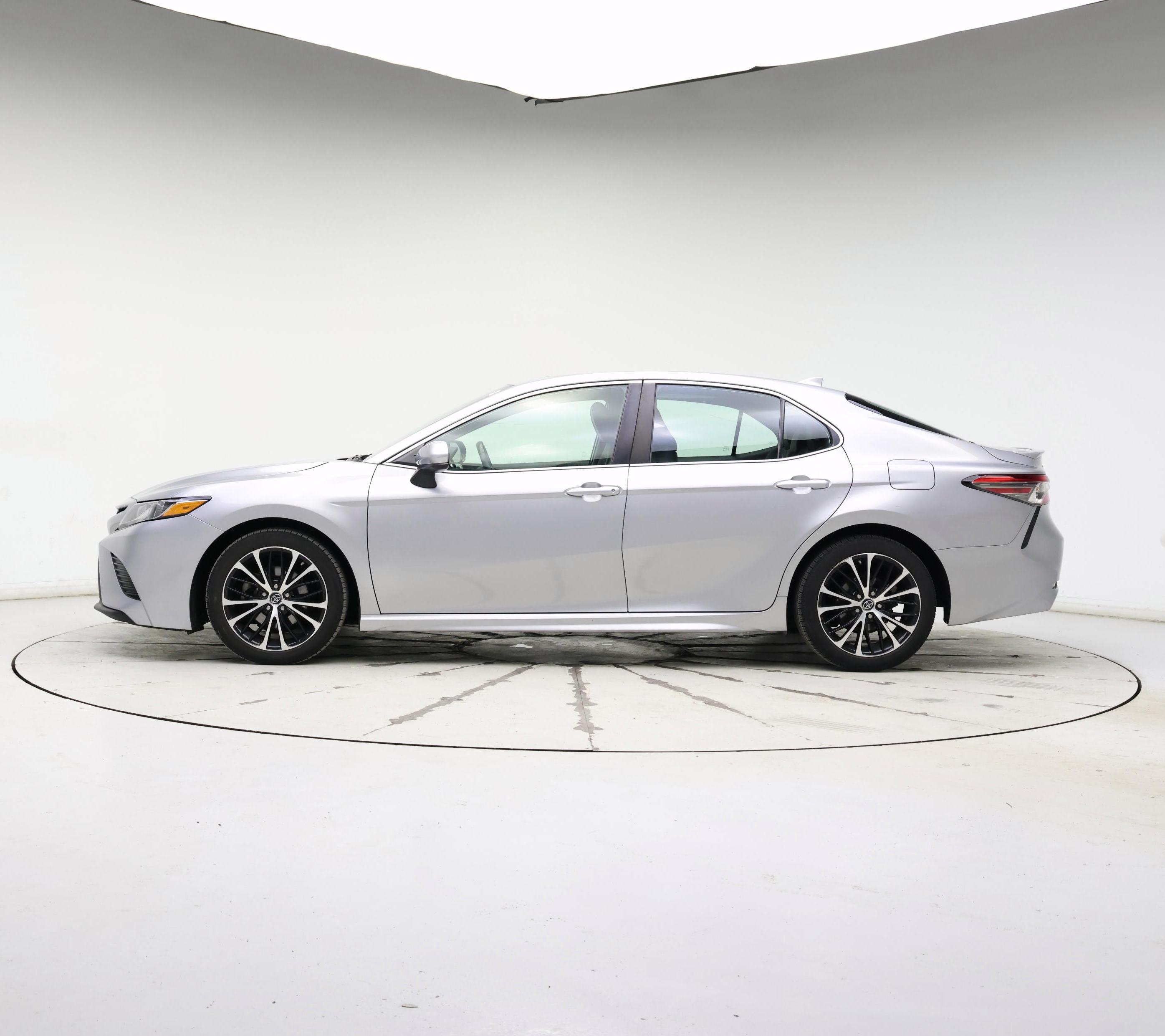 Thumbnail: 2019 Toyota Camry - 3