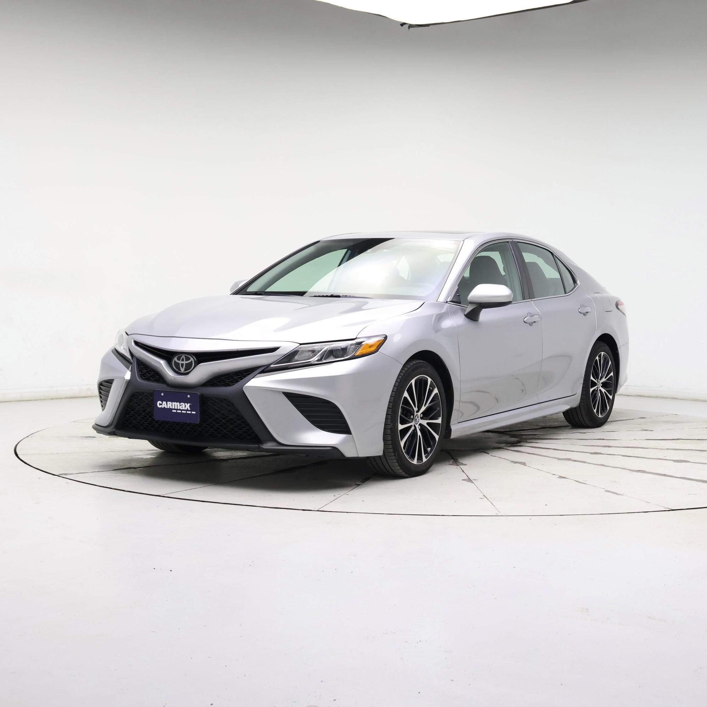 Thumbnail: 2019 Toyota Camry - 4