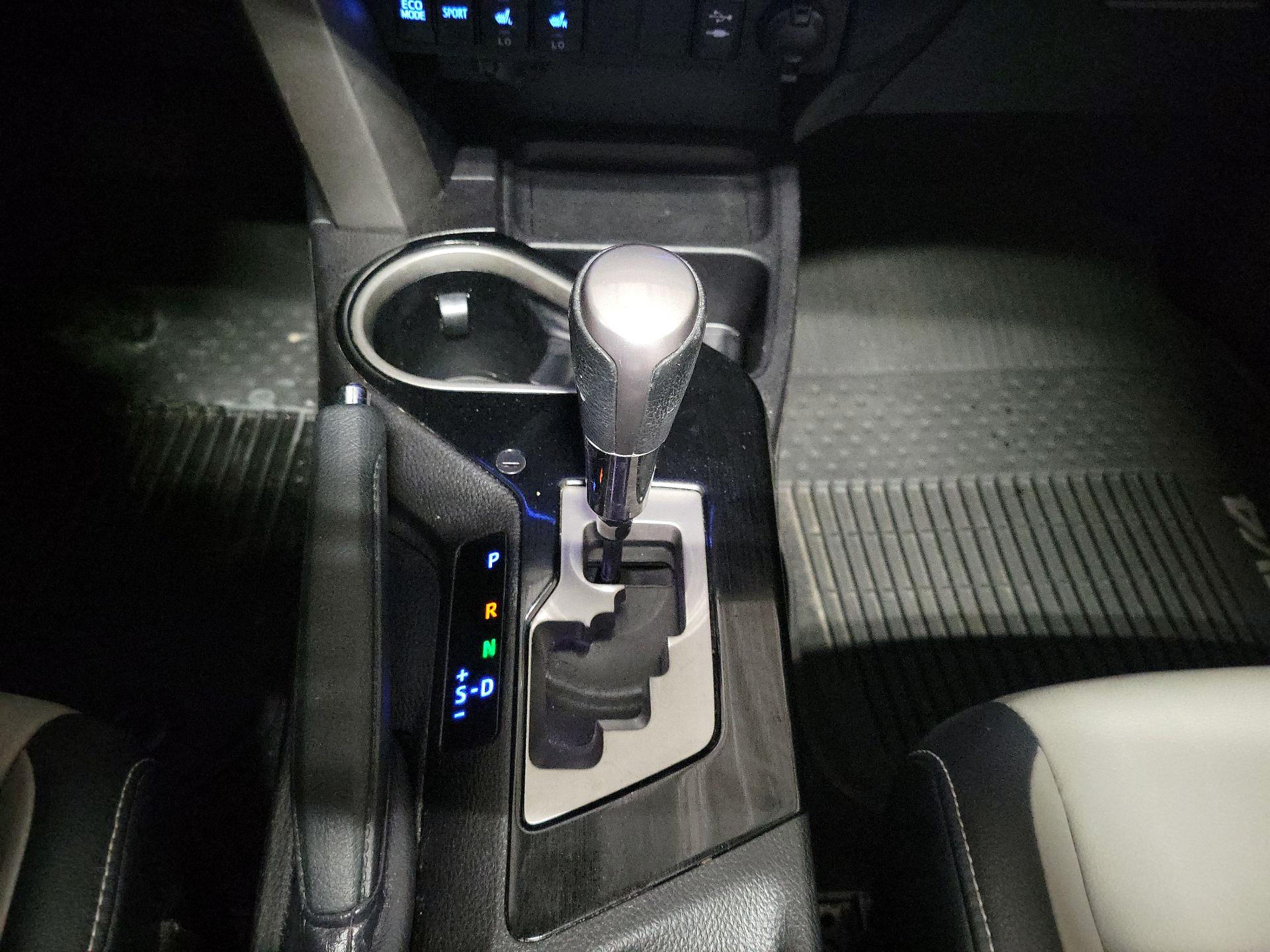 Thumbnail: 2016 Toyota RAV4 - 16