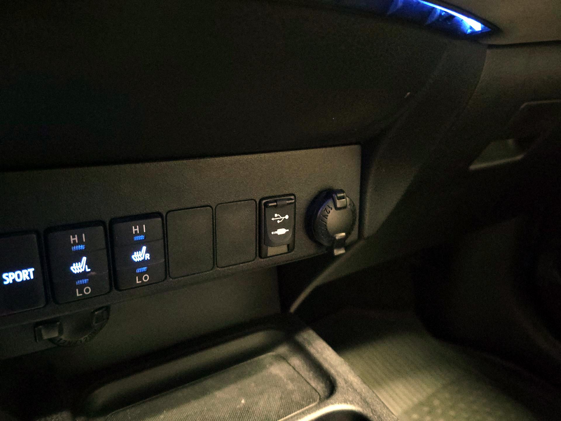 Thumbnail: 2016 Toyota RAV4 - 17