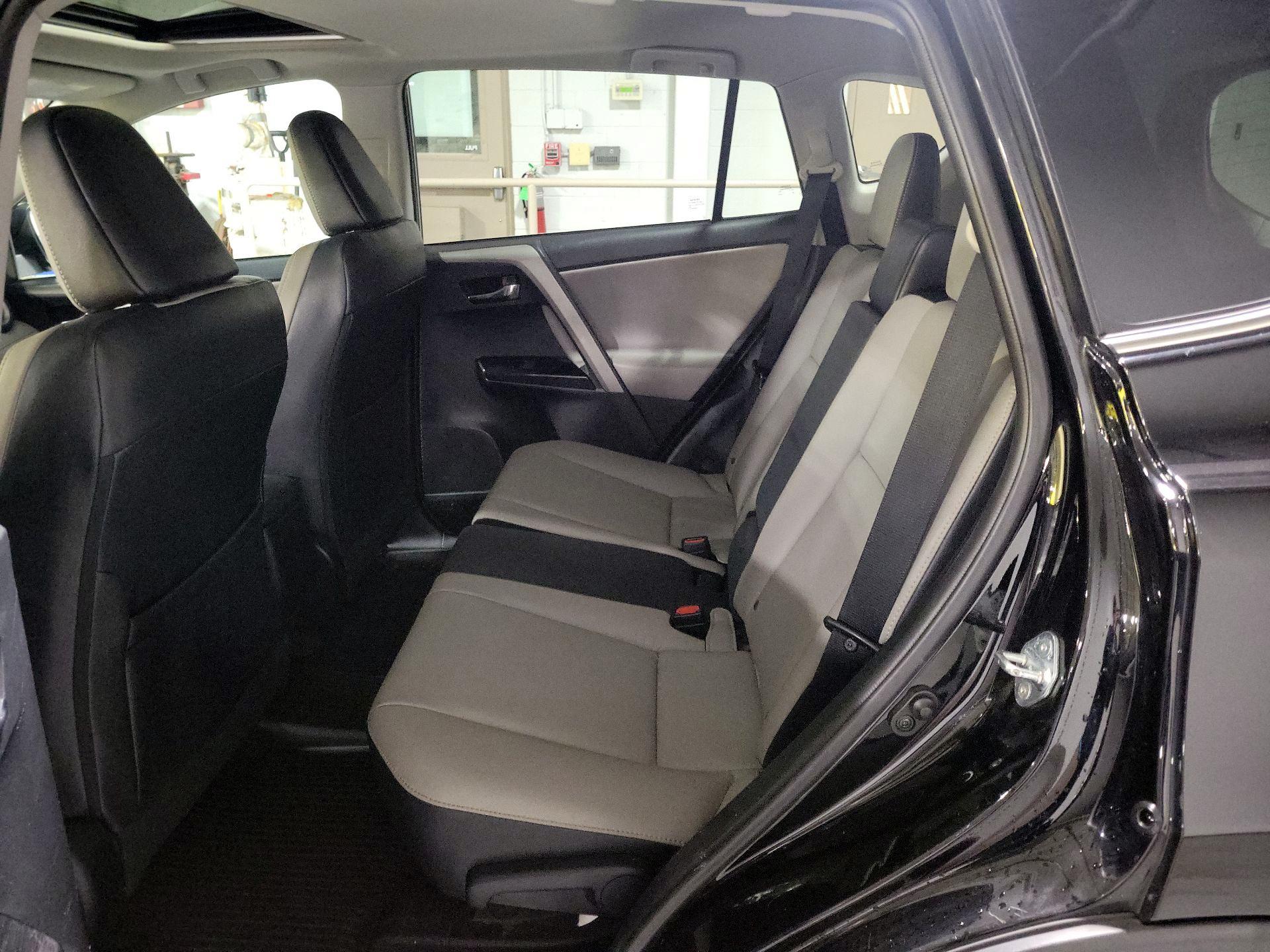 Thumbnail: 2016 Toyota RAV4 - 19