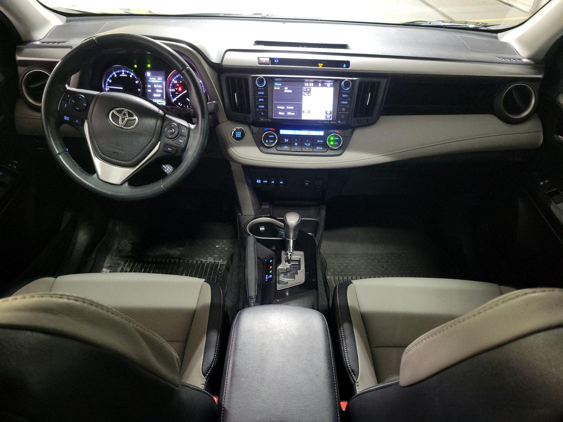 Thumbnail: 2016 Toyota RAV4 - 8