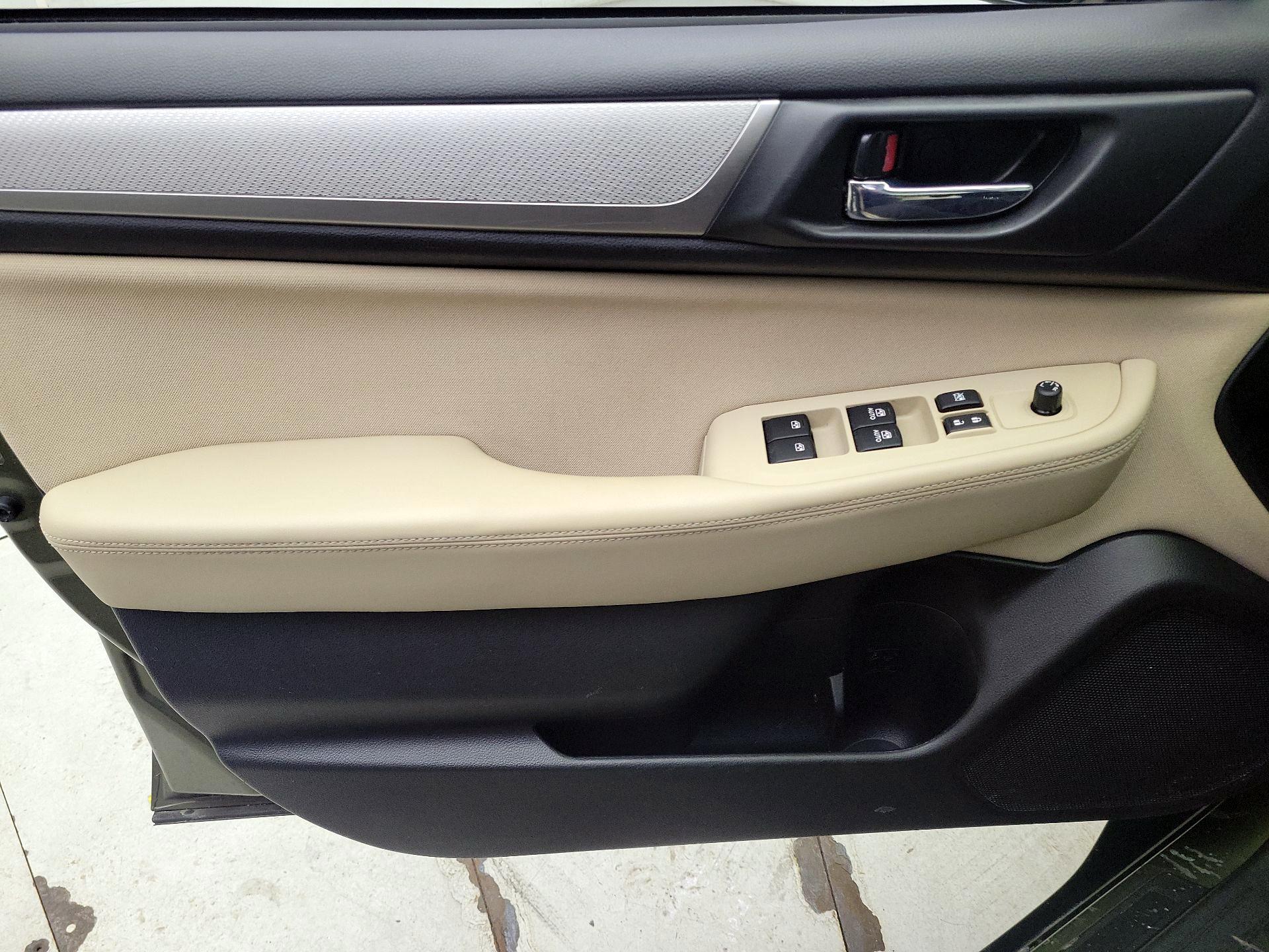 Thumbnail: 2015 Subaru Outback - 12