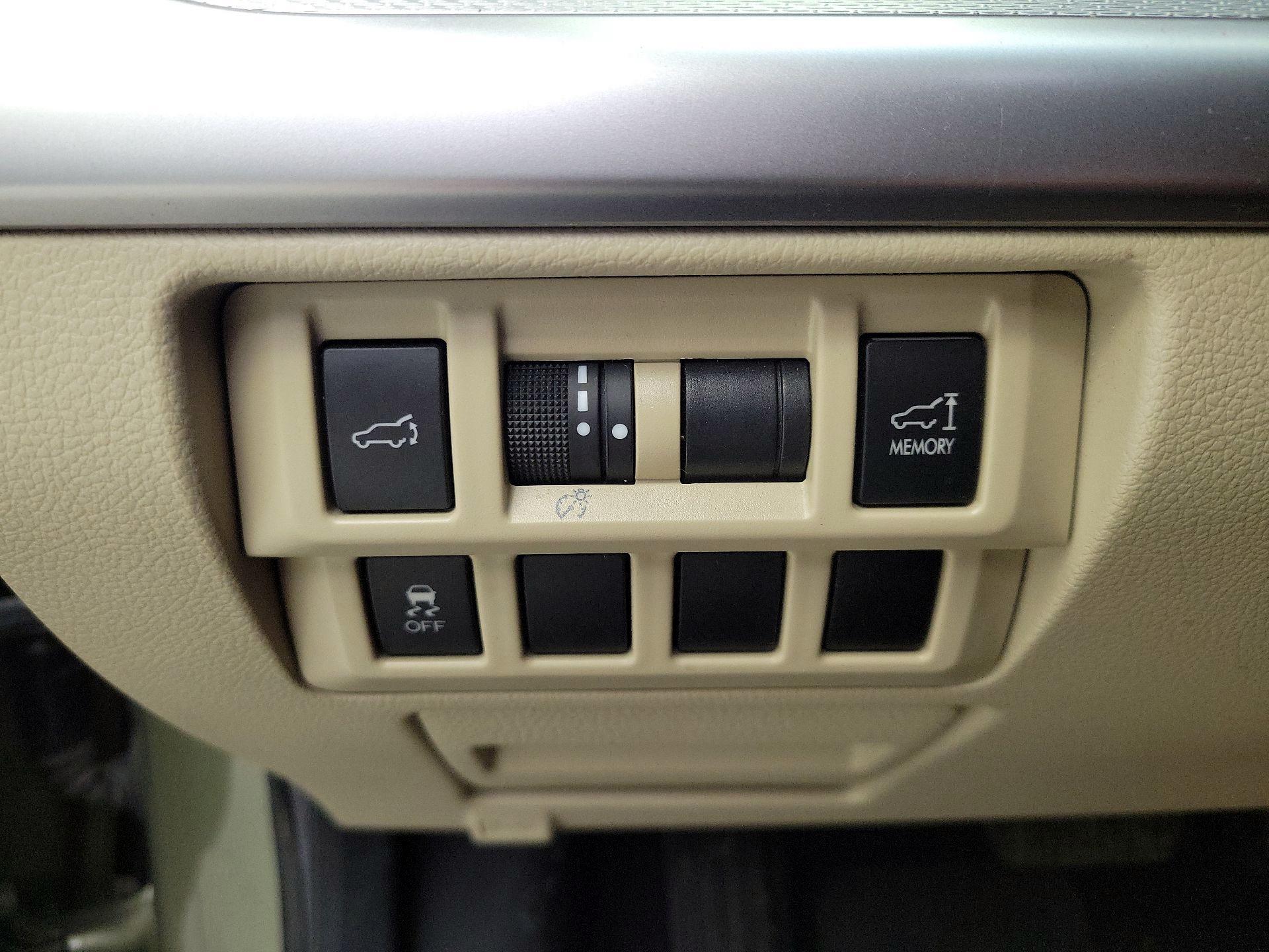 Thumbnail: 2015 Subaru Outback - 13