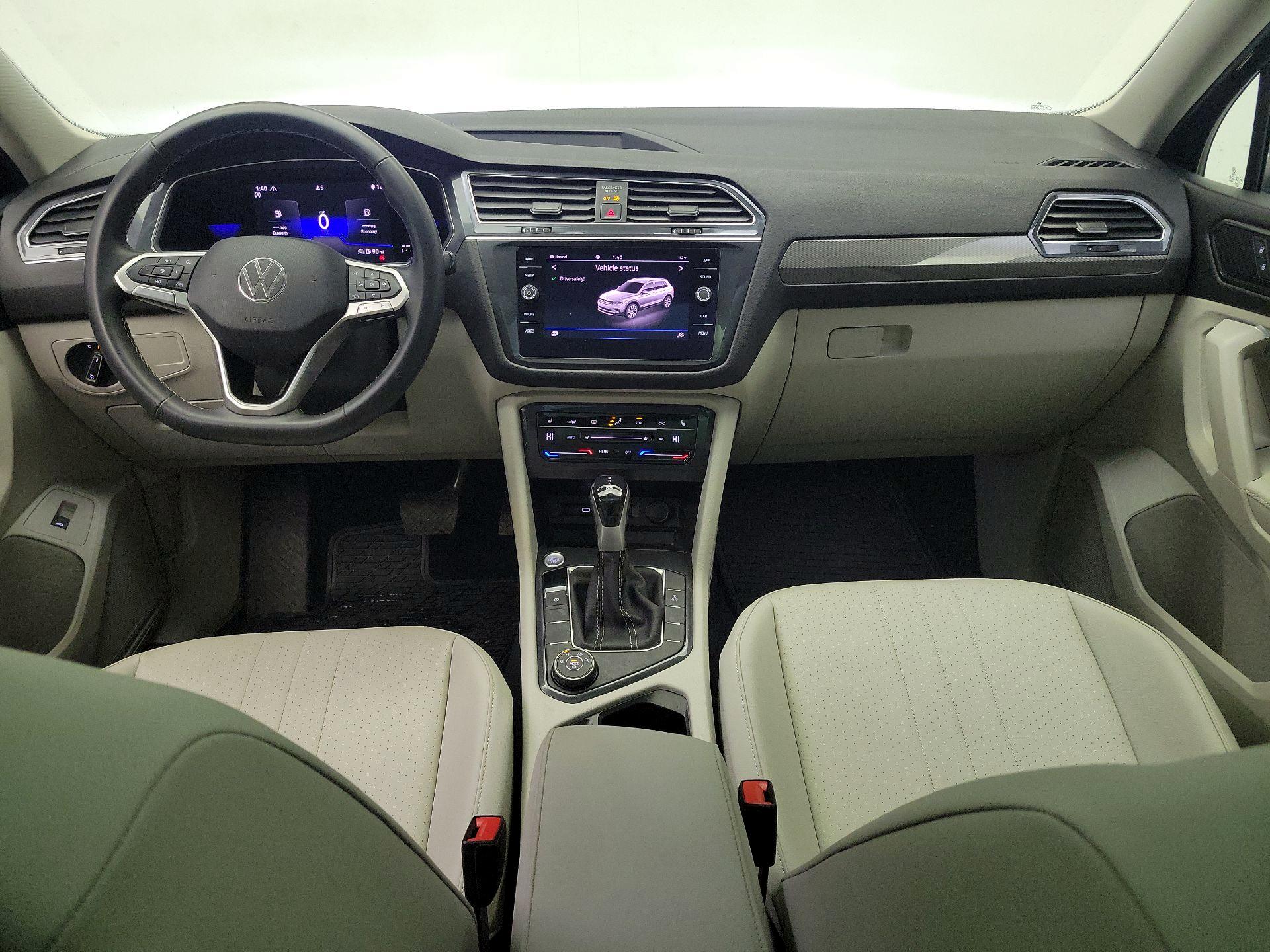 Thumbnail: 2022 Volkswagen Tiguan - 9