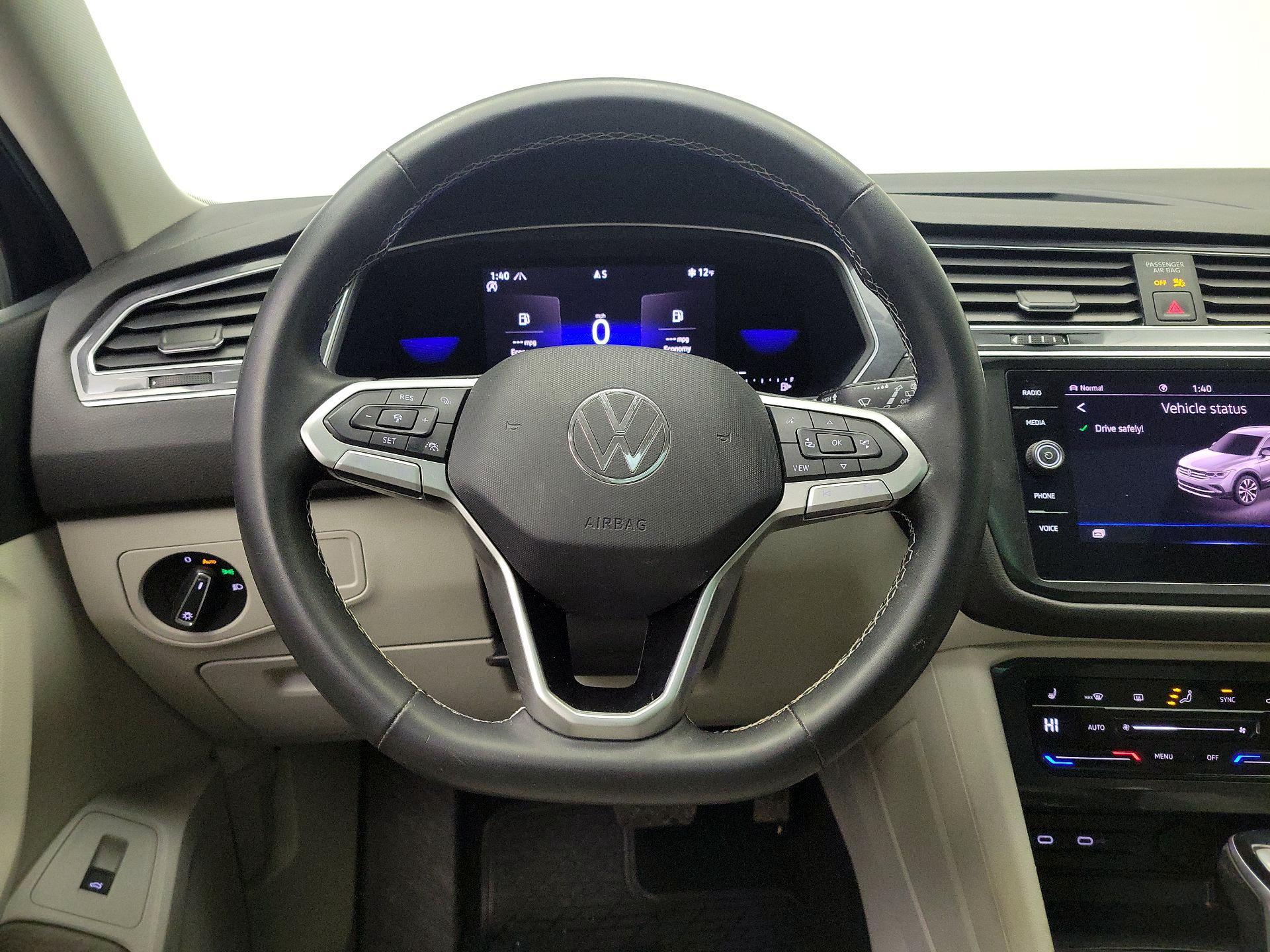 Thumbnail: 2022 Volkswagen Tiguan - 10