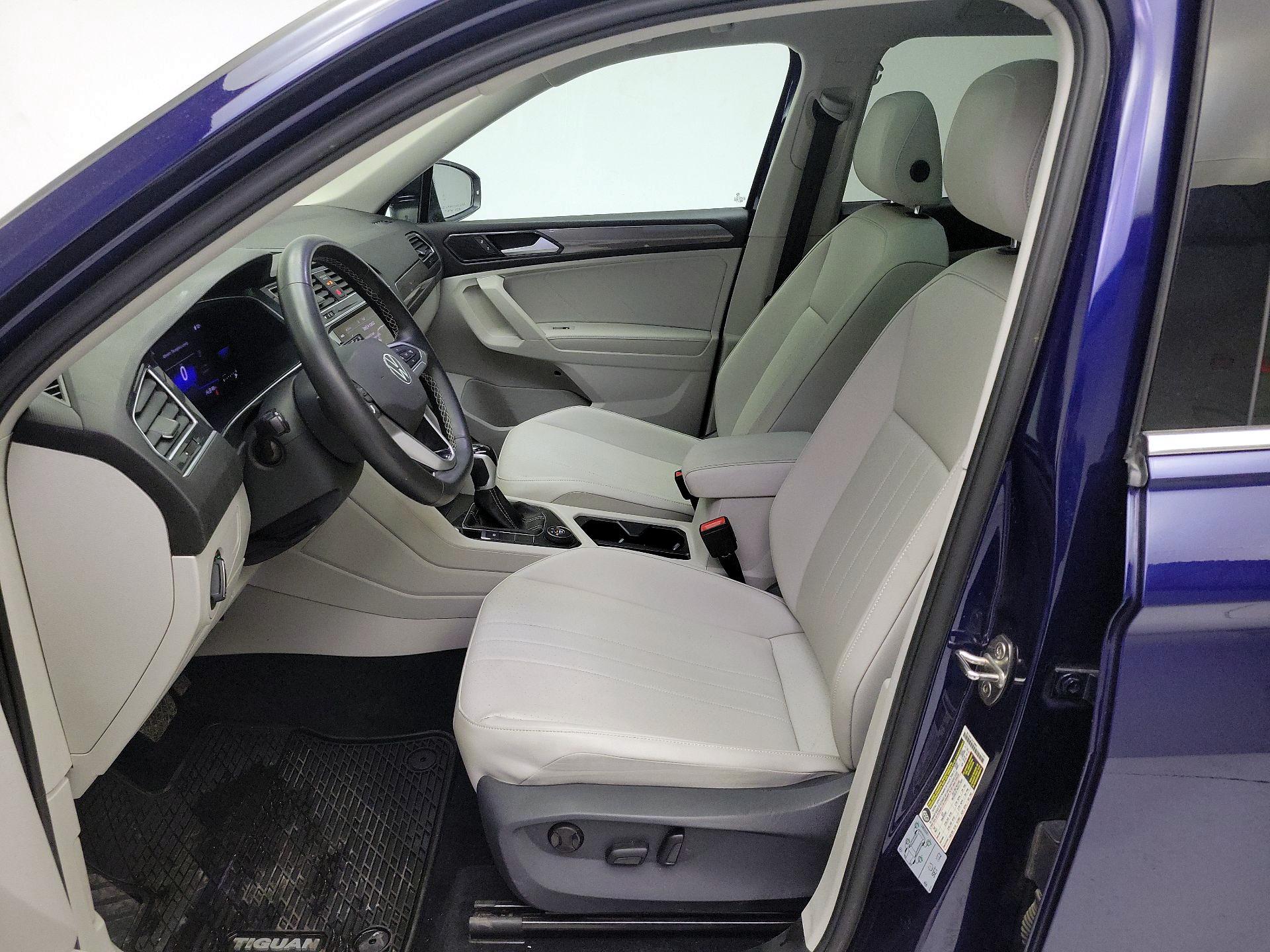 Thumbnail: 2022 Volkswagen Tiguan - 11