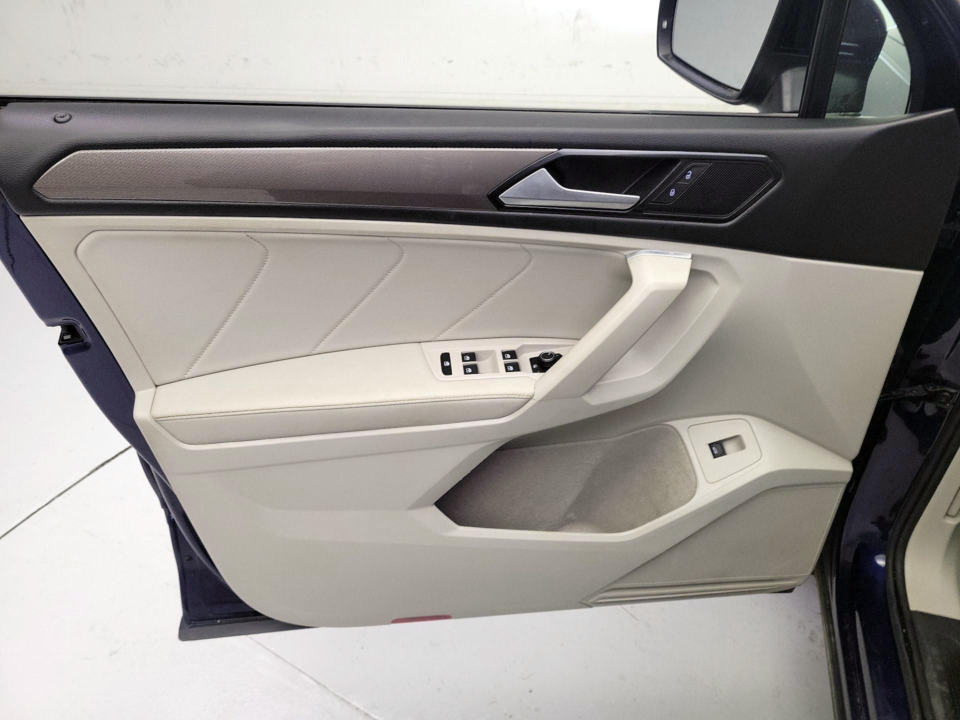 Thumbnail: 2022 Volkswagen Tiguan - 12