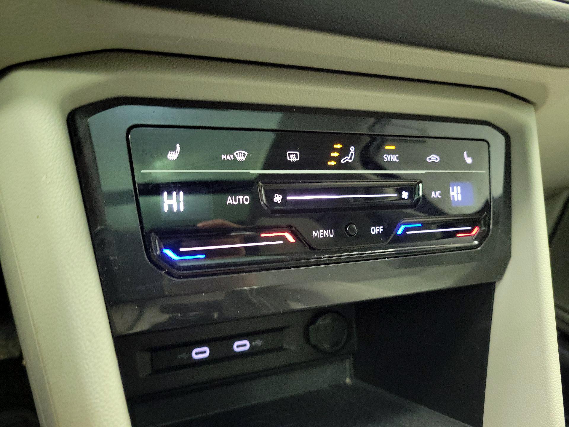 Thumbnail: 2022 Volkswagen Tiguan - 16