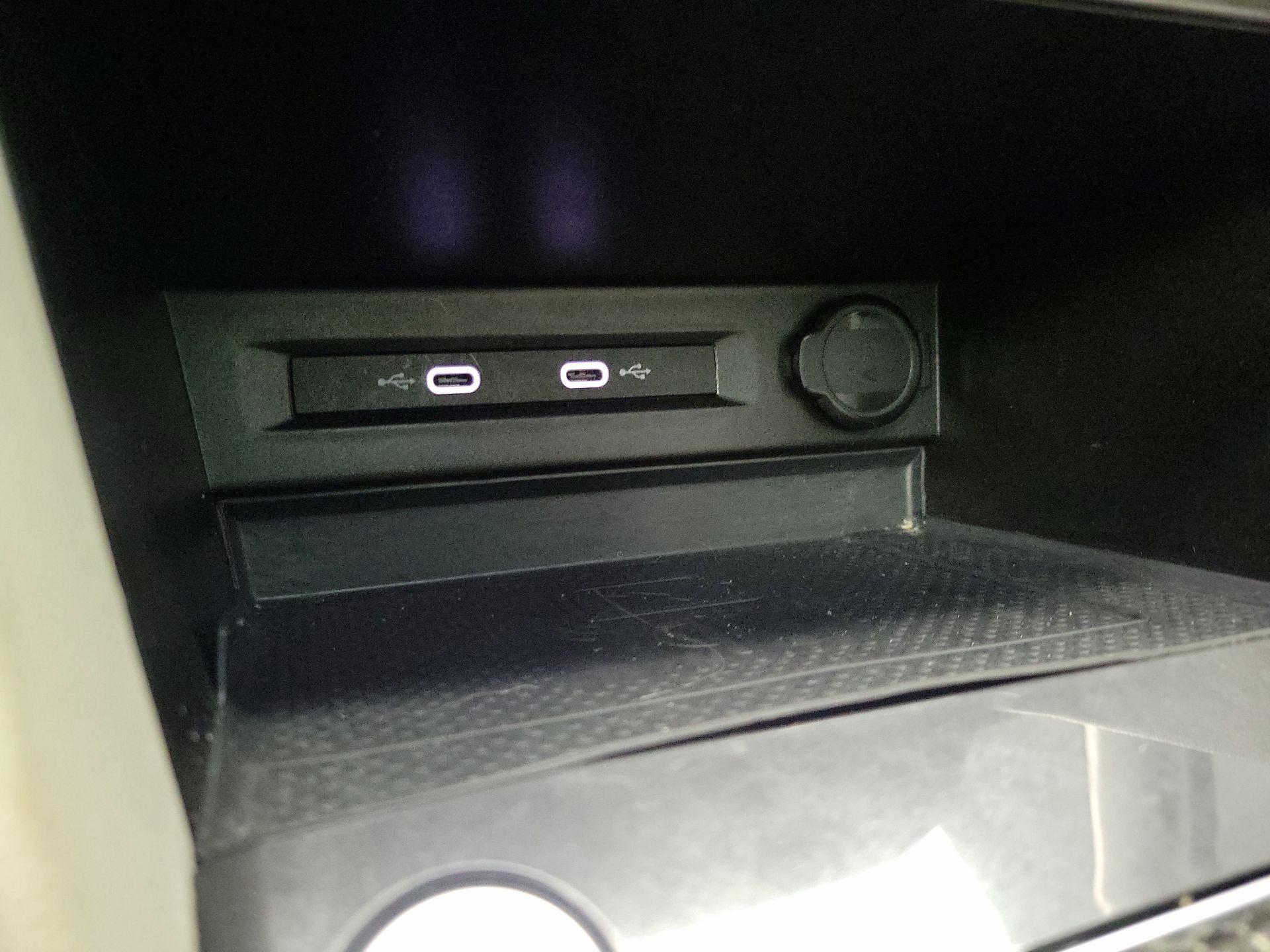 Thumbnail: 2022 Volkswagen Tiguan - 18