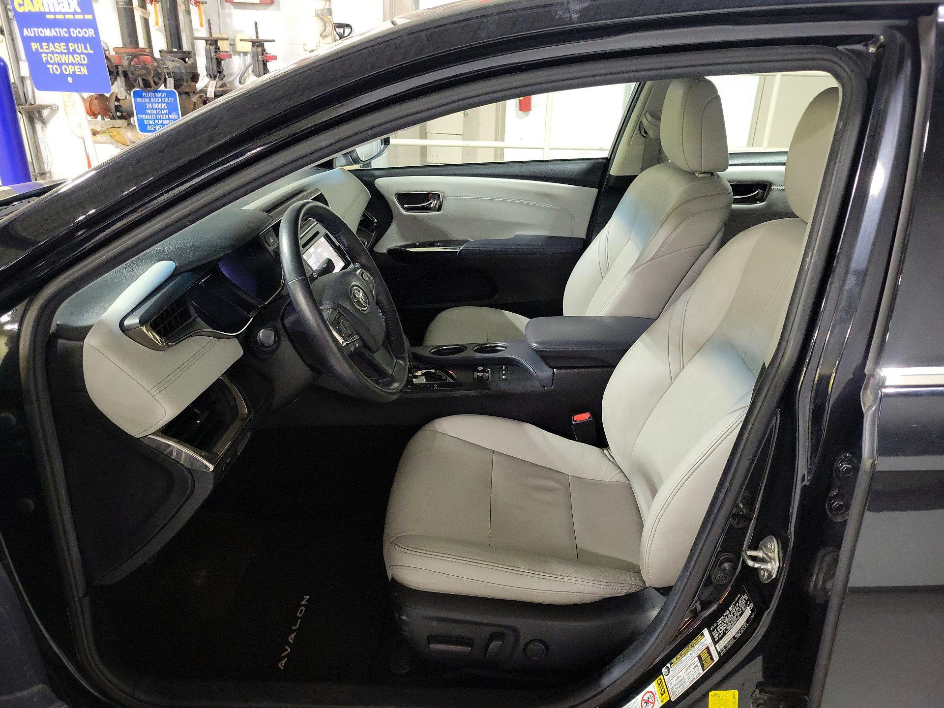 Thumbnail: 2015 Toyota Avalon - 9