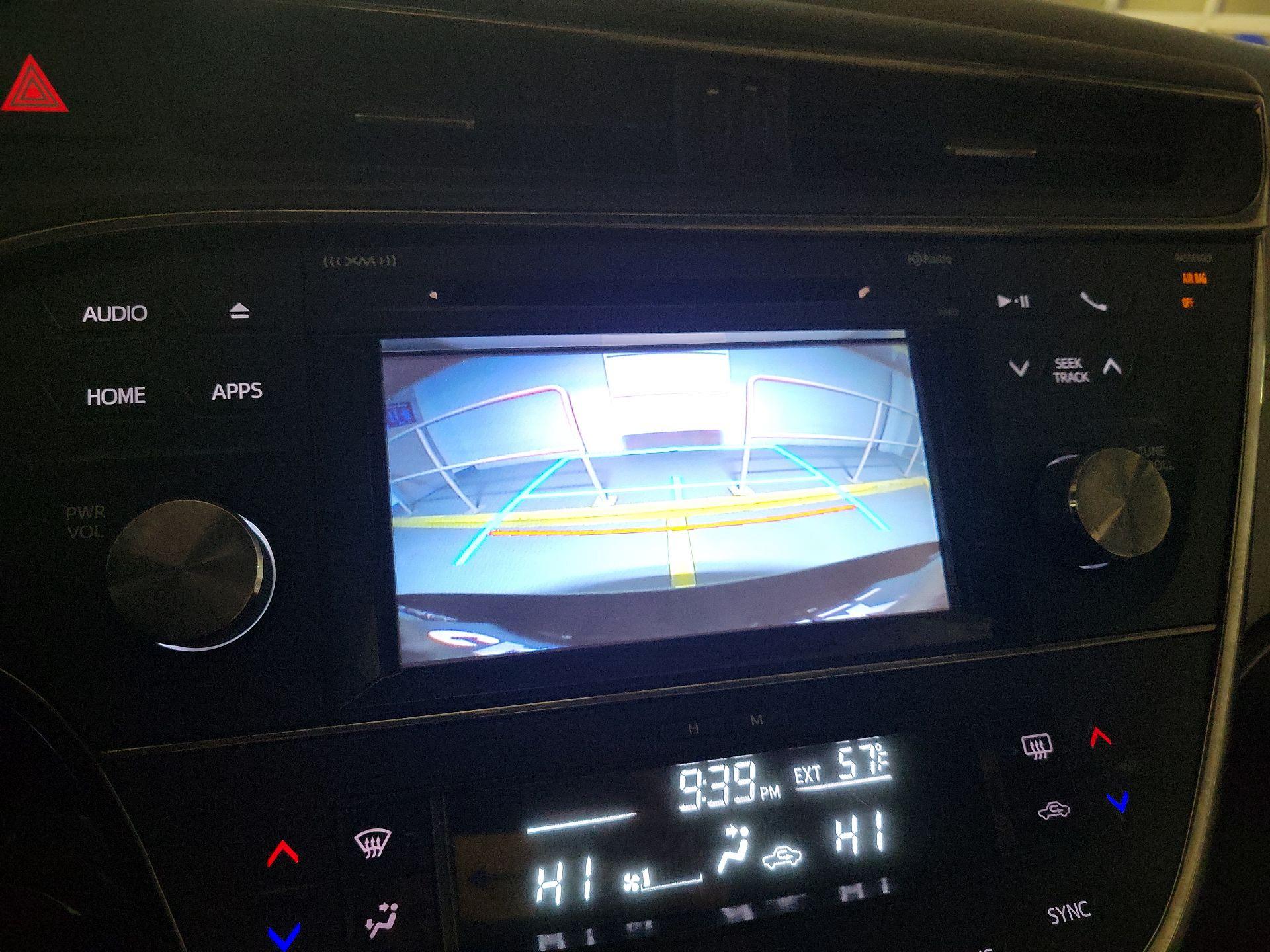 Thumbnail: 2015 Toyota Avalon - 13