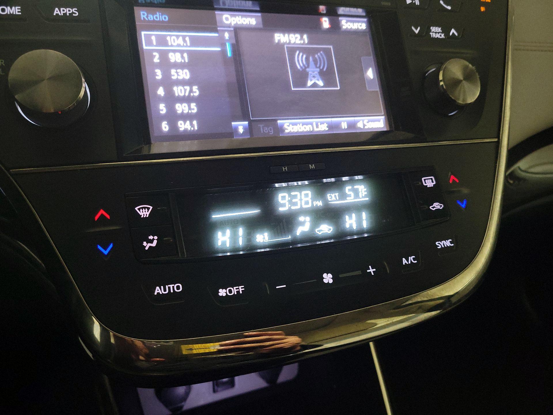 Thumbnail: 2015 Toyota Avalon - 15