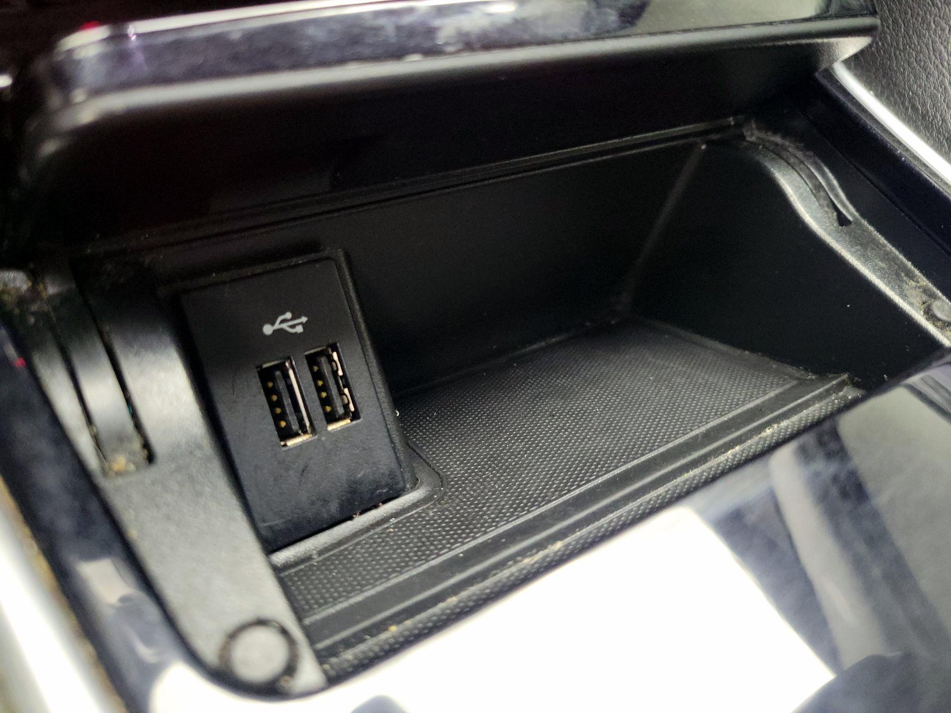 Thumbnail: 2017 INFINITI QX30 - 18