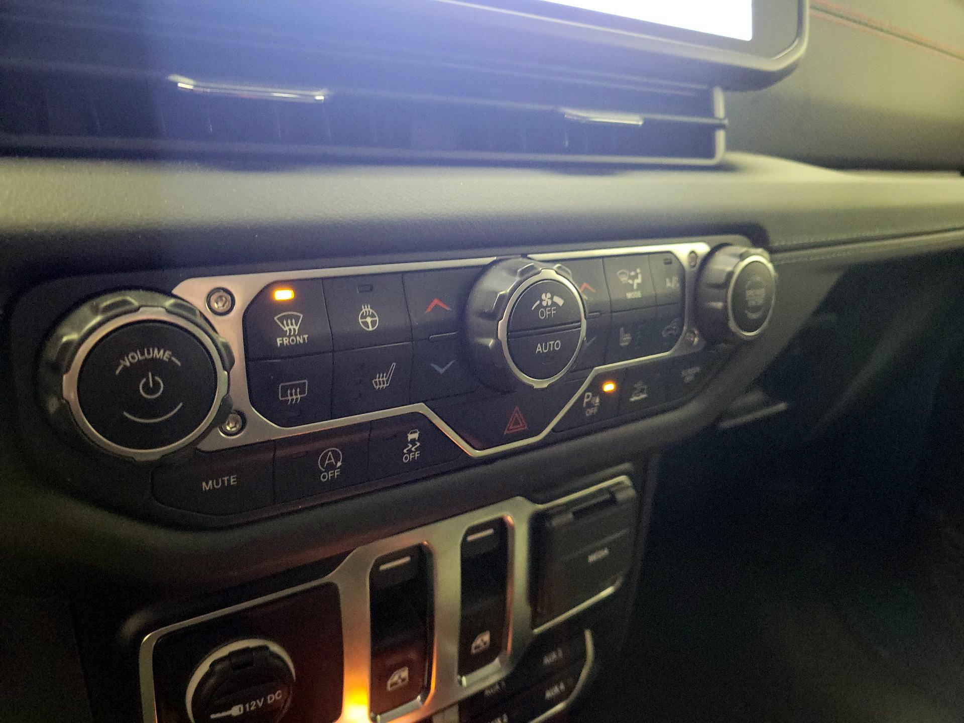 Thumbnail: 2024 Jeep Wrangler - 16