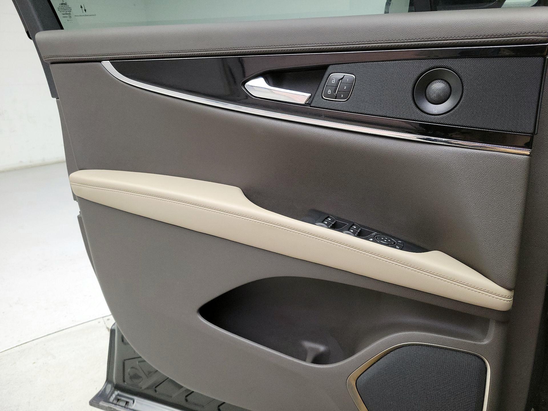 Thumbnail: 2022 Lincoln Nautilus - 12